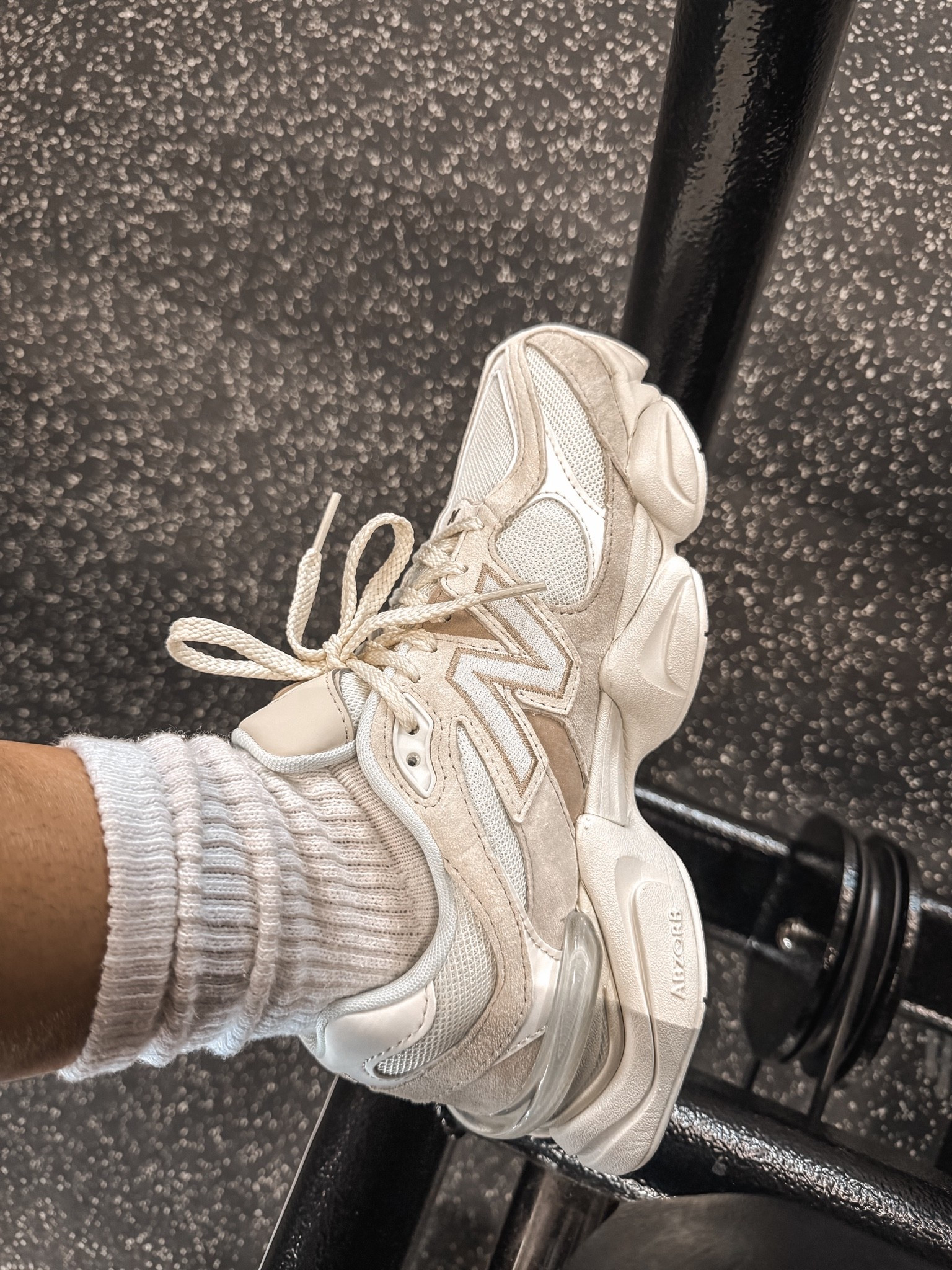 I’ve jumped on the NB wagon — I needed new shoes for the gym & these New Balances are soooo comfy, I understand now why they’re so popular!!

*color is linen/timberwolf

#LTKActive #LTKfitnessgoals #LTKmomlife