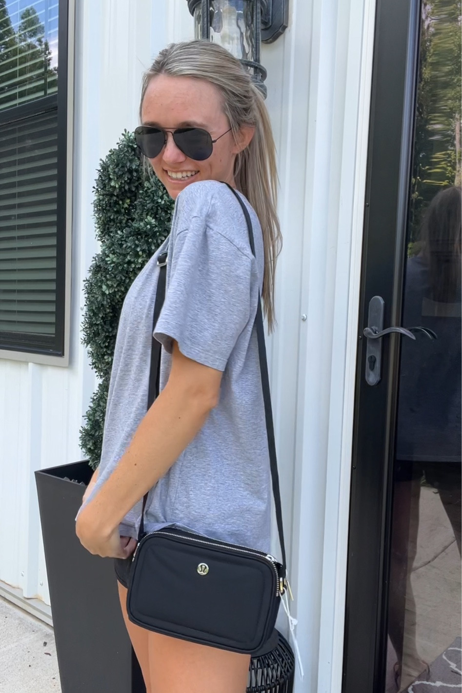 Lululemon Camera Bag
Lululemon Amazon Dupe
Top - size small
Bottoms - size small 