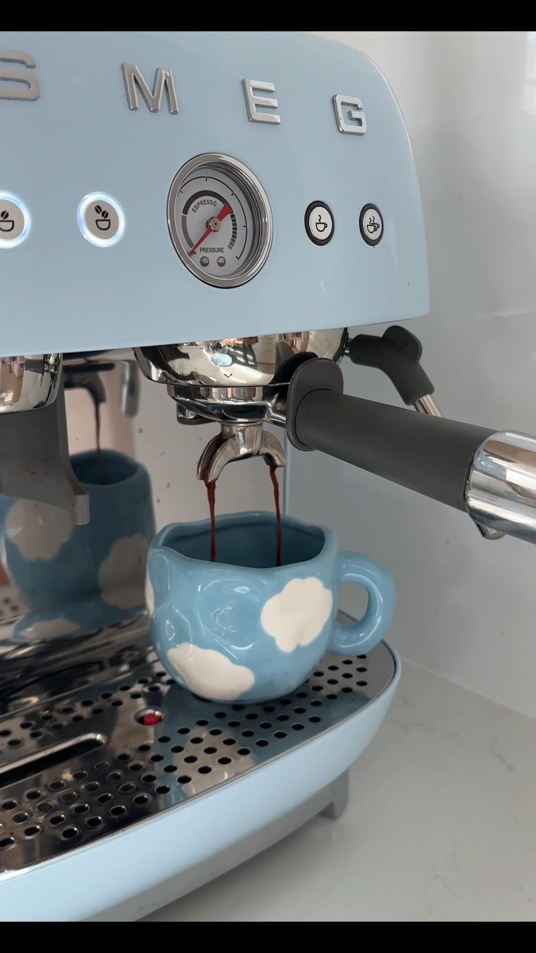 obsessed with this espresso machine 😭🤝 best purchase!!!

Smeg espresso machine, Smeg coffee

#LTKhome #LTKcanada