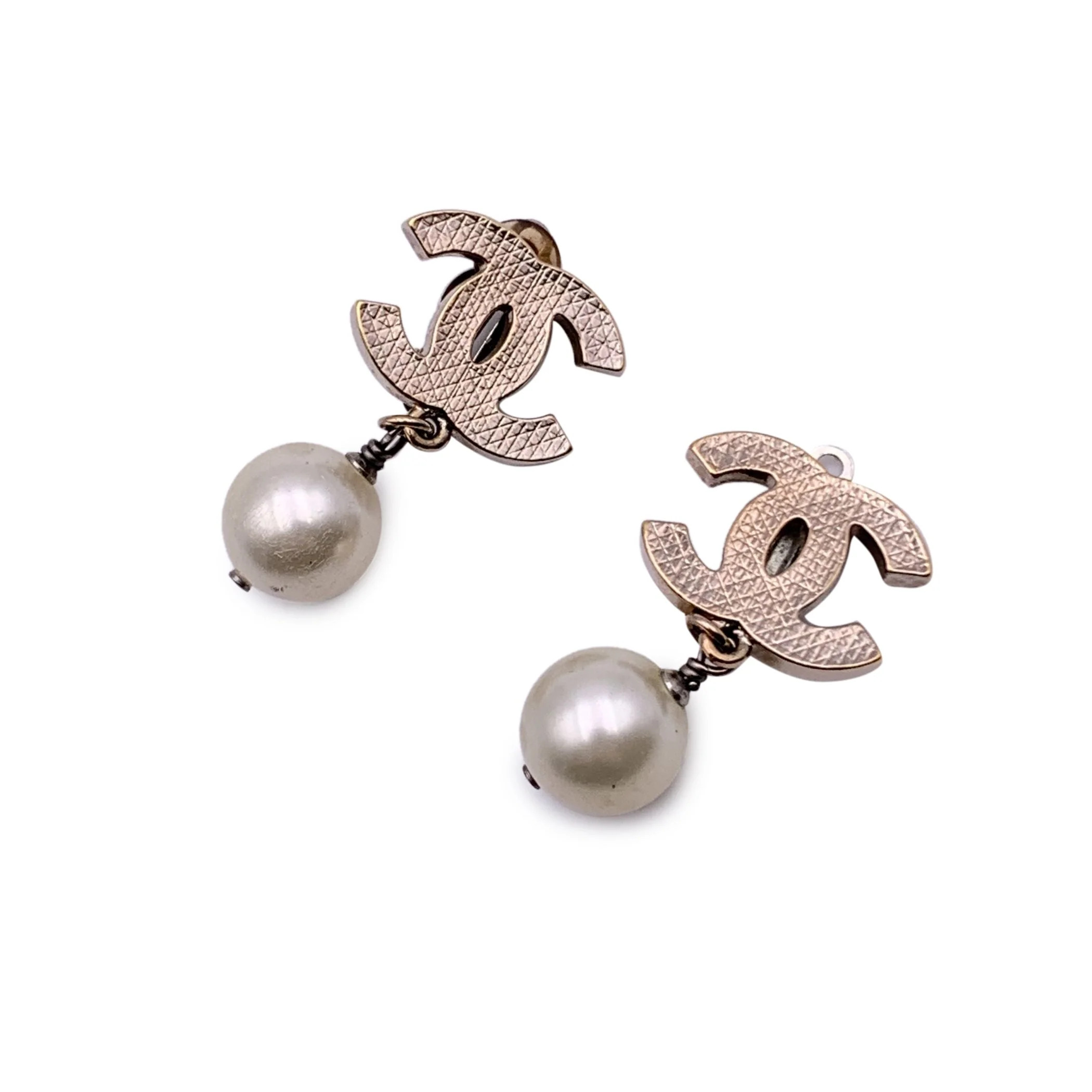 Chanel Metal Earrings CC | Shop Simon