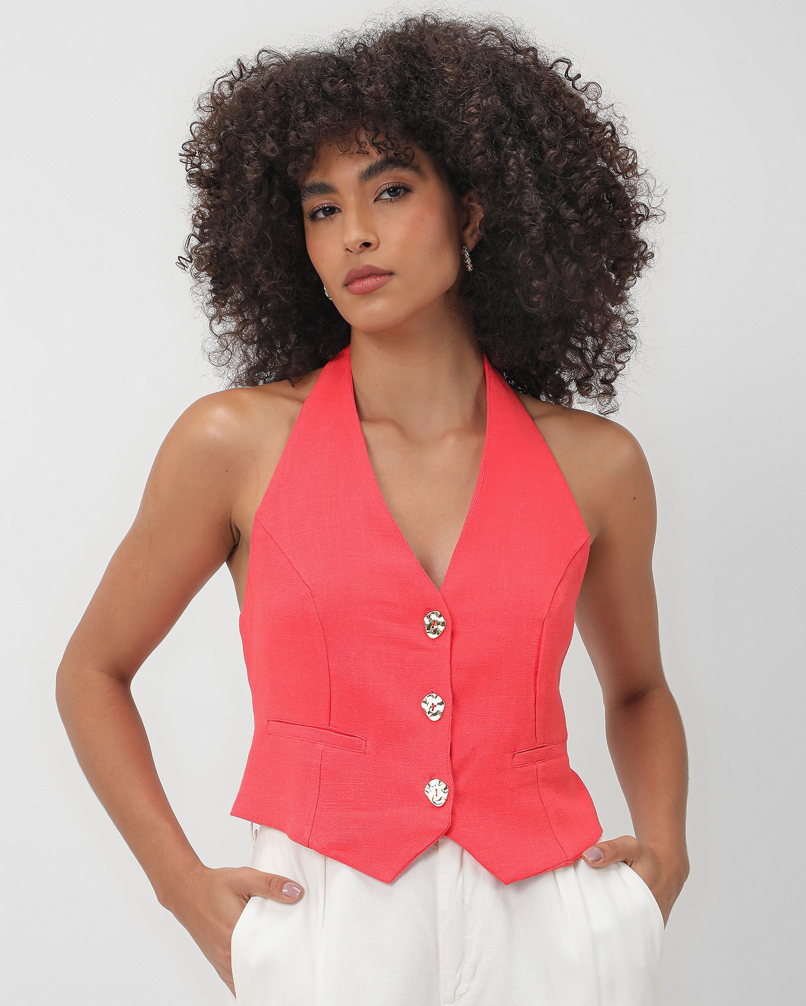 Colete feminino frente única com amarração posterior vermelho | AK by Riachuelo | Riachuelo (BR)