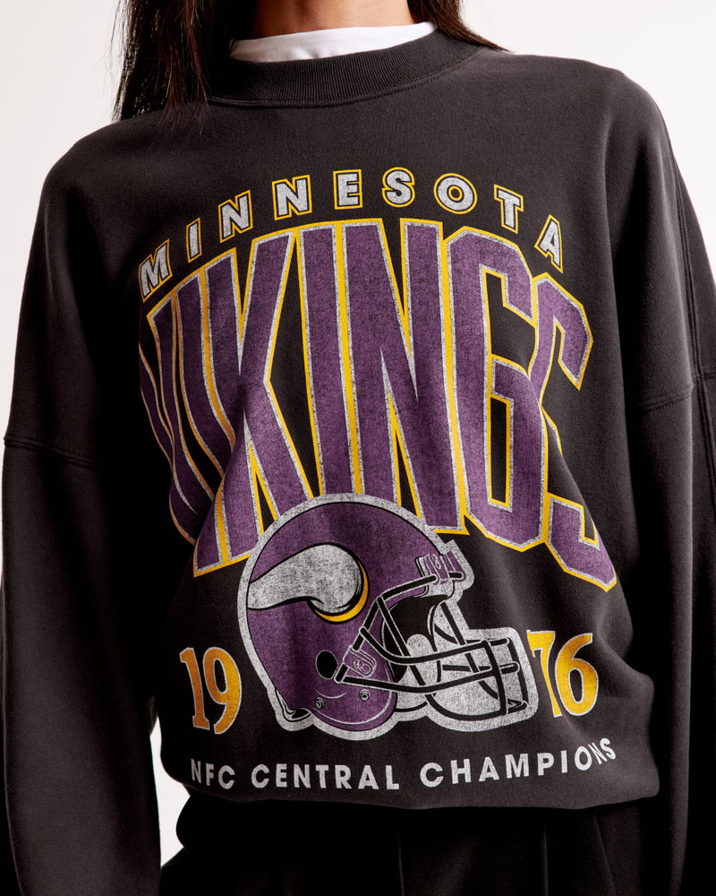 Women's Kansas City Chiefs Graphic Oversized Sunday Crew | Women's | Abercrombie.com | Abercrombie & Fitch (US)