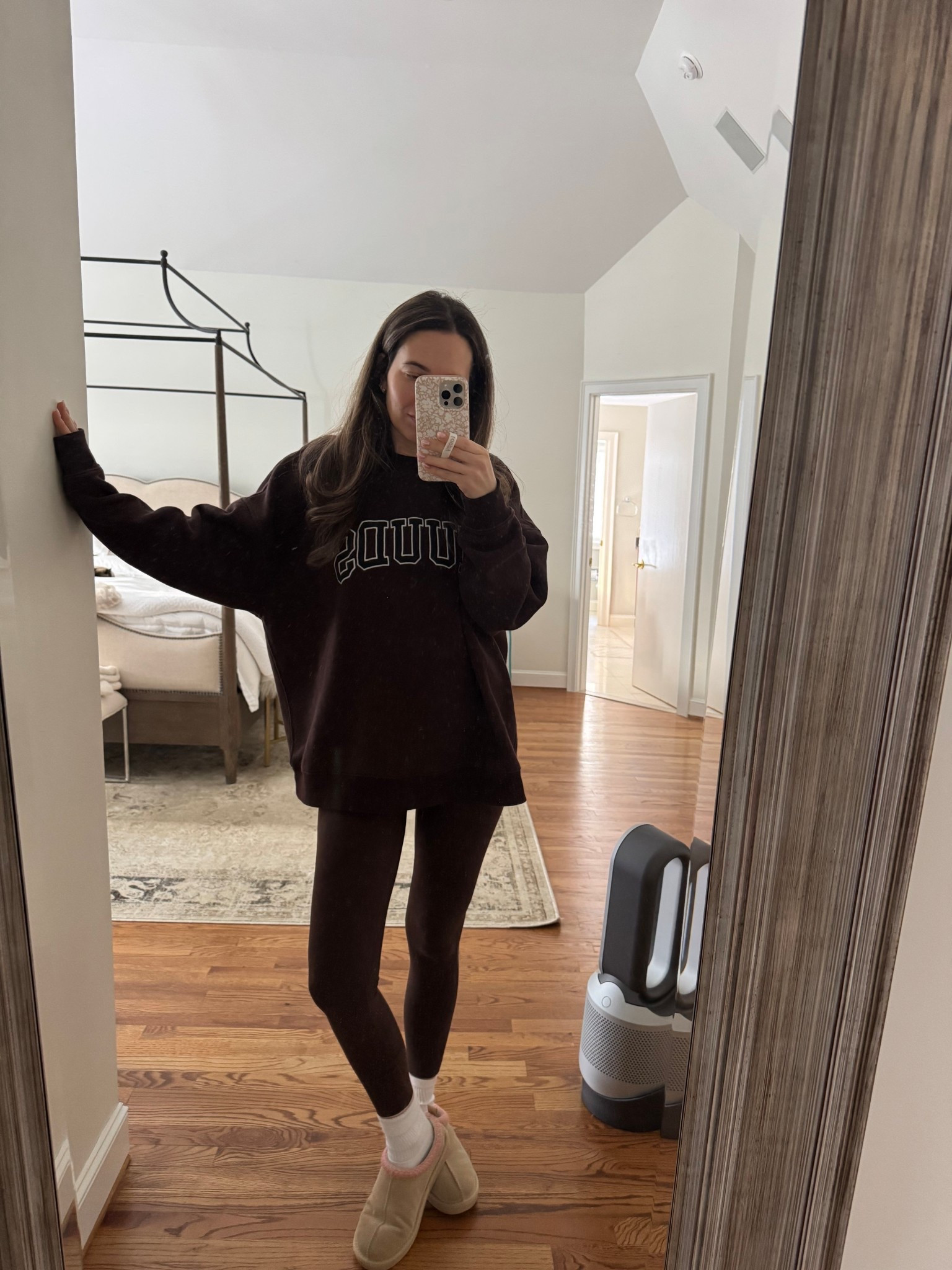 Wearing M in the sweatshirt and S in leggings  

#LTKmomlife #LTKootd #LTKdayinmylife