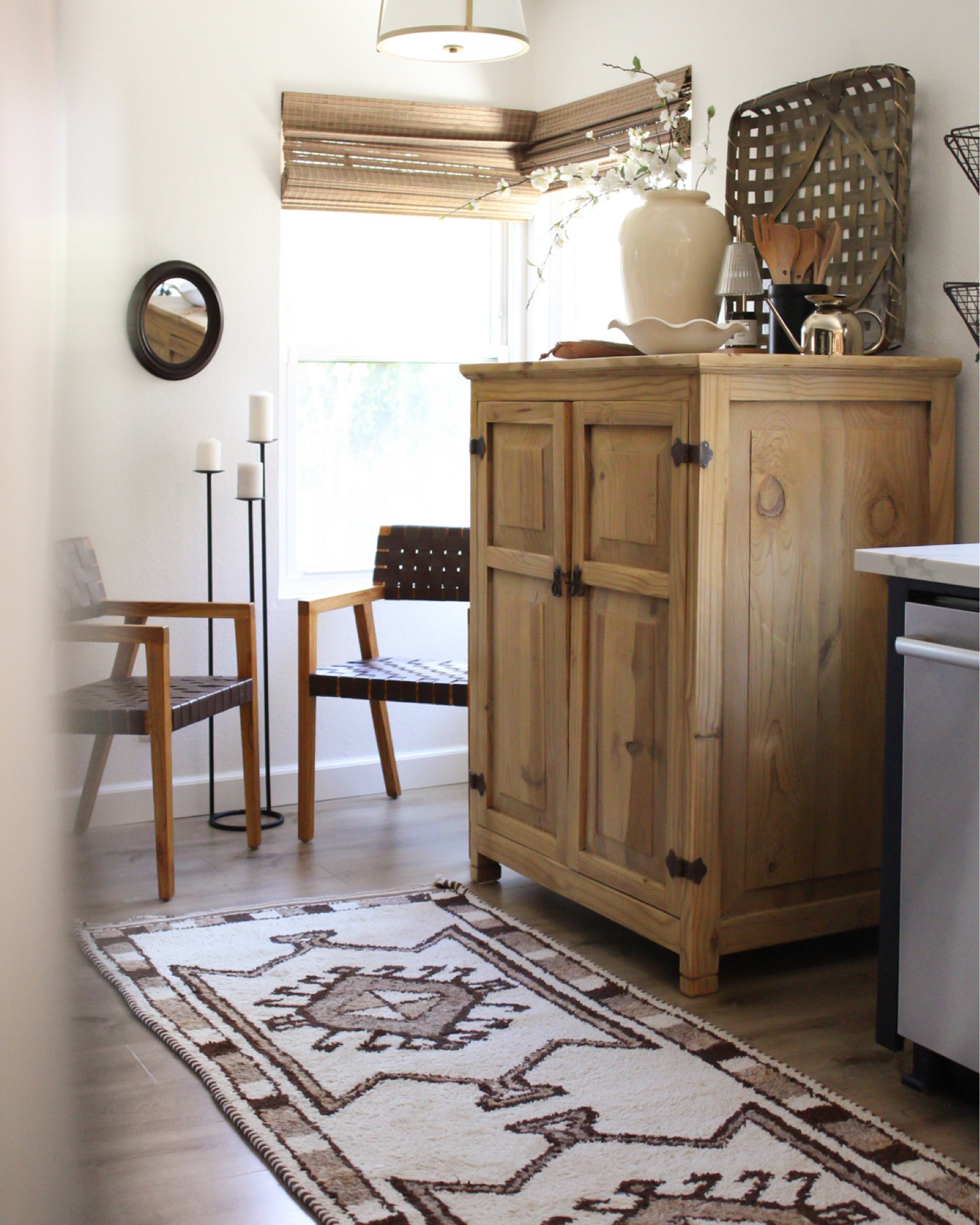Warm and vintage kitchen corner

Wood tones, vintage goods, second hand, antique, vintage rug, kitchen decor 

#LTKSeasonal #LTKunder100 #LTKhome