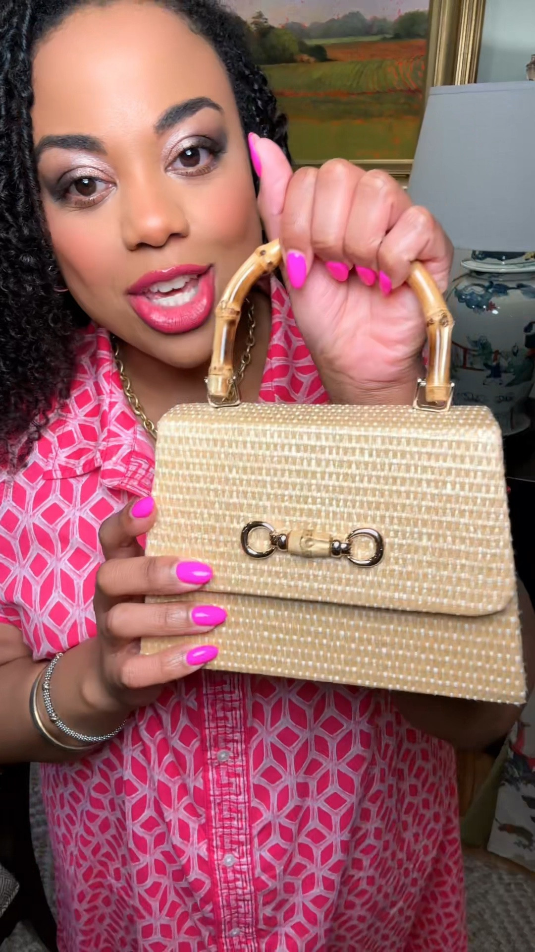 The perfect little bag for any spring and summer occassion!! It goes with everything!


#LTKootd