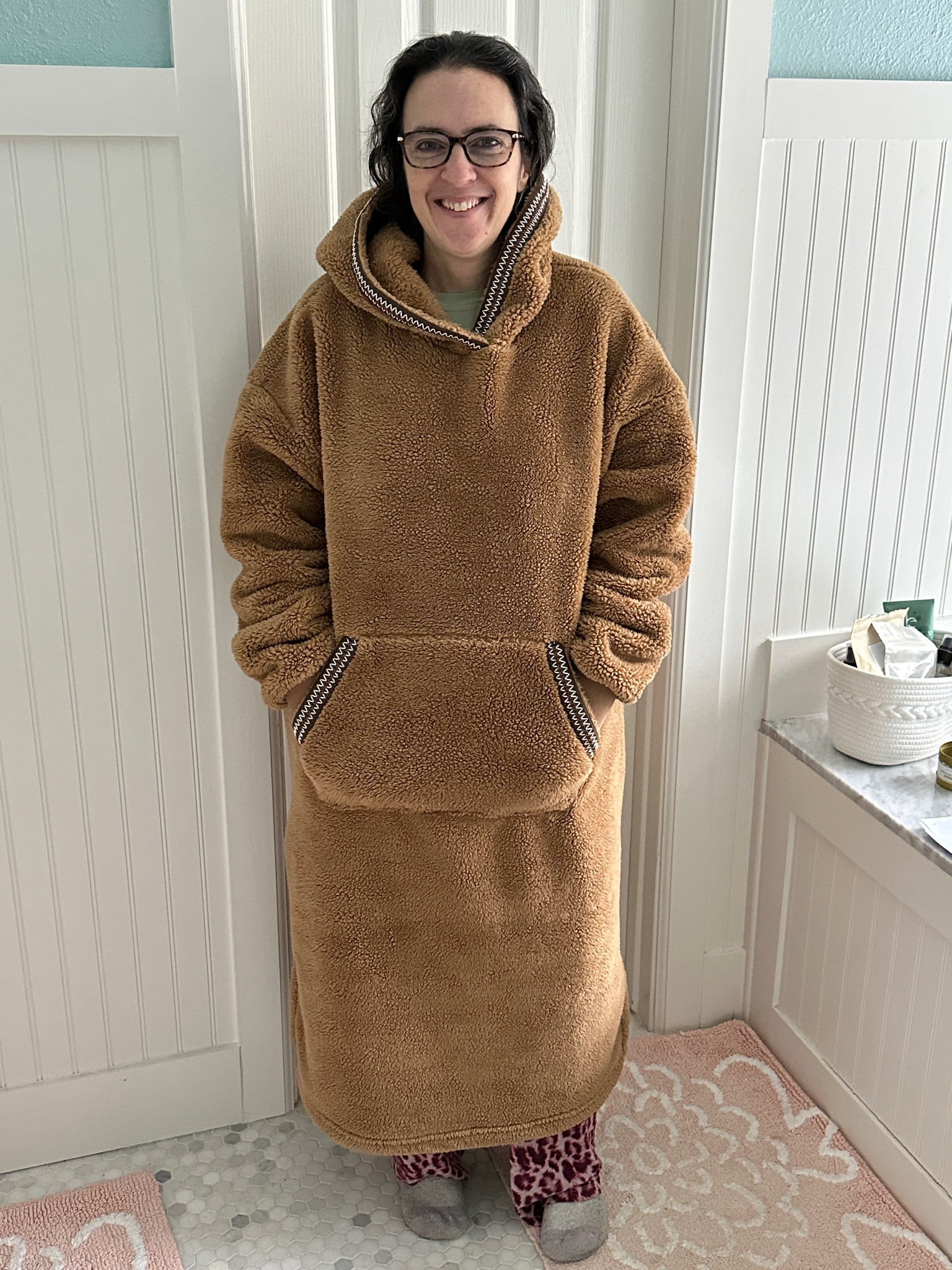 Rolling out of bed on this snowy day in Texas, and this UGG oversized hoodie is everything!! My most used Christmas present!! ❄️💛

#LTKStyleTip #LTKOver40 #LTKSeasonal