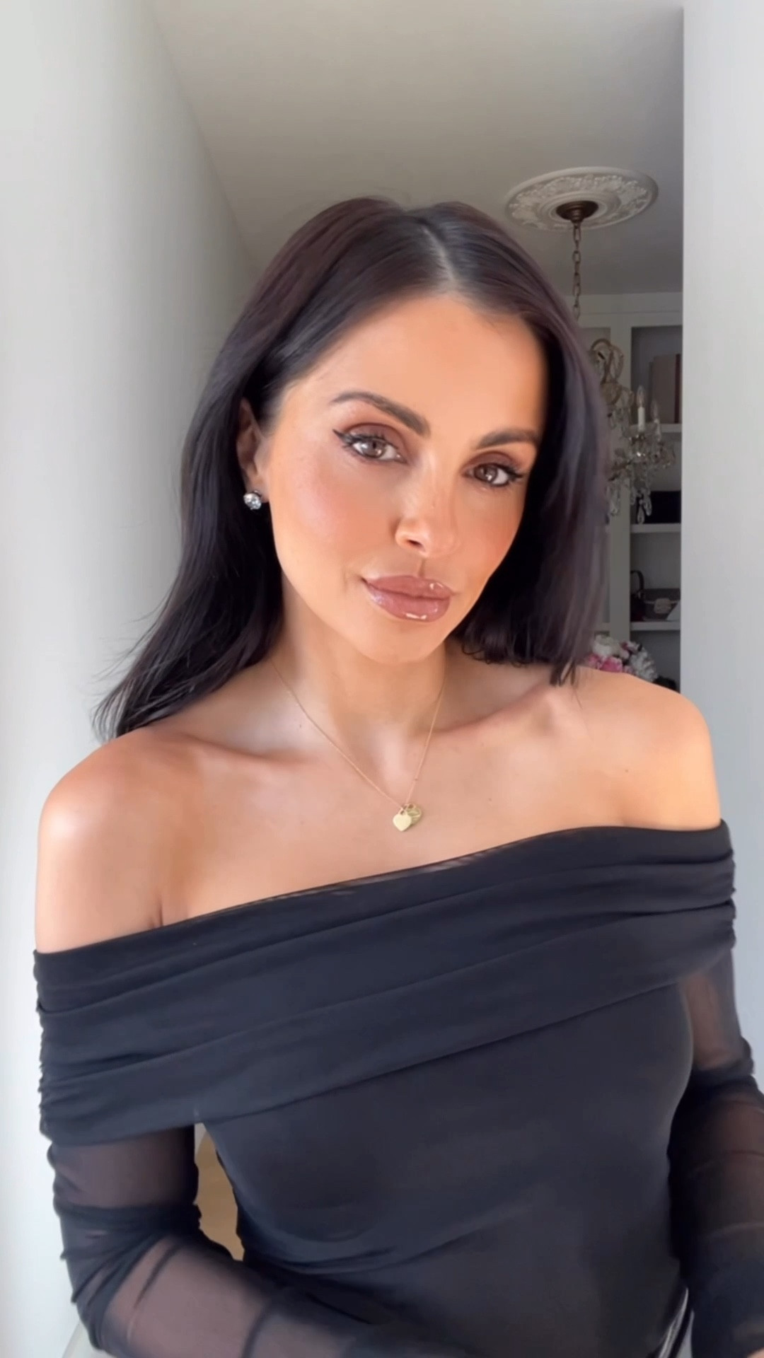 Pricey things that are absolutely worth it in your 30s and 40s
Gucci face powder, wearing shade 12
gucci blush, wearing shade 4
anastasia lip gloss, wearing deep taupe
living proof de-frizzer
charlotte tilbury body shimmer
burberry perfume
skinceuticals ptiox
lash serum
Valentine’s Day date night 

#LTKBeauty #LTKgrwm #LTKOver40