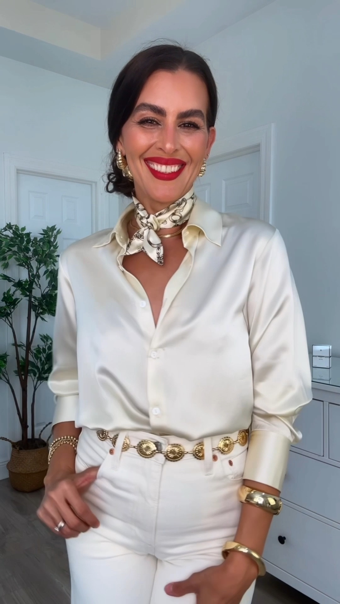 Lipstick is the mvp. Size M in button down.
Size 26 in jeans.


#LTKBeauty #LTKTall #LTKU