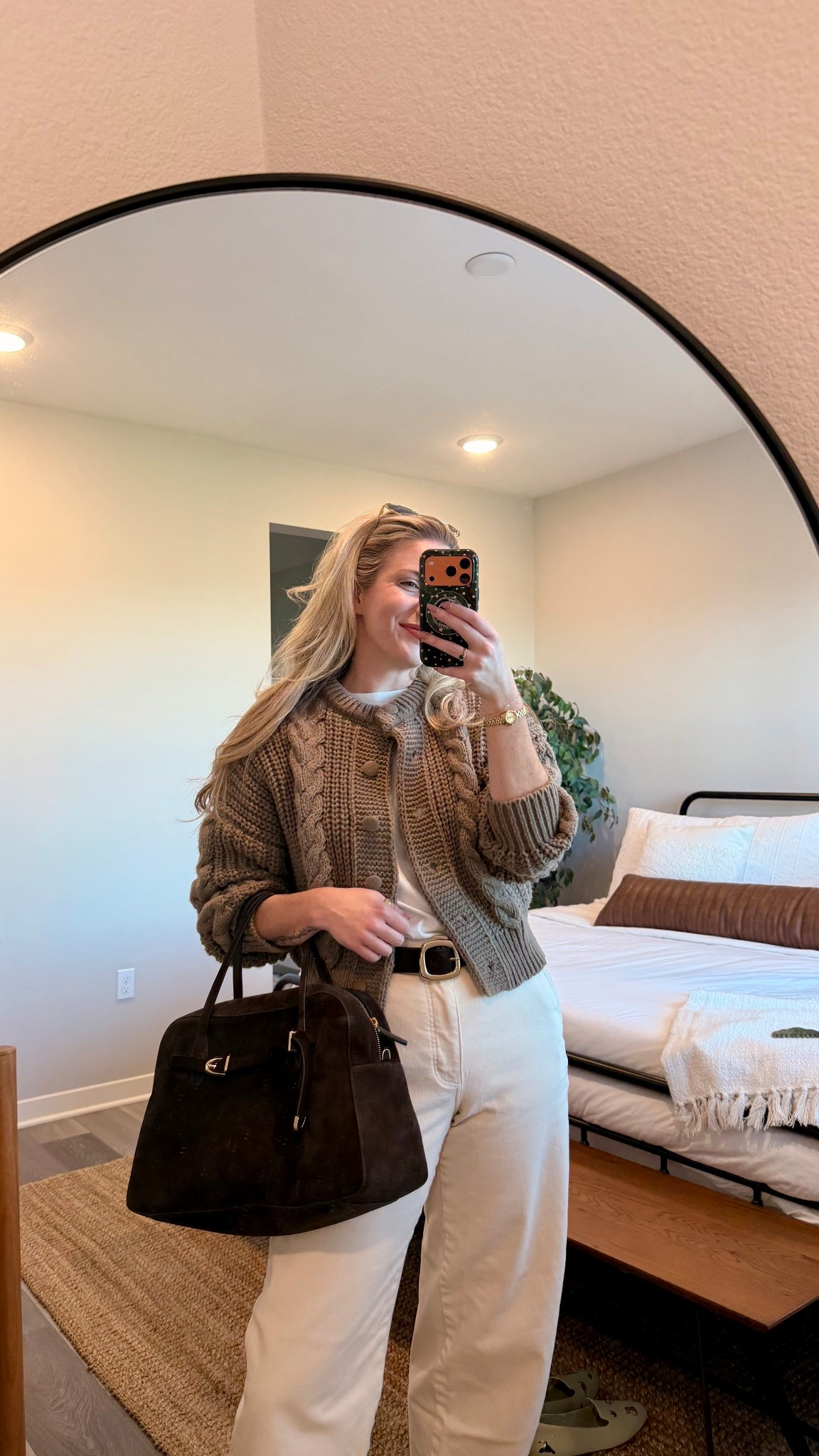 easy everyday layers 🤍
cozy sweater, barrel denim, and my go-to suede bag

everything linked below ✨

#LTKdayinmylife #LTKootd #LTKWorkwear