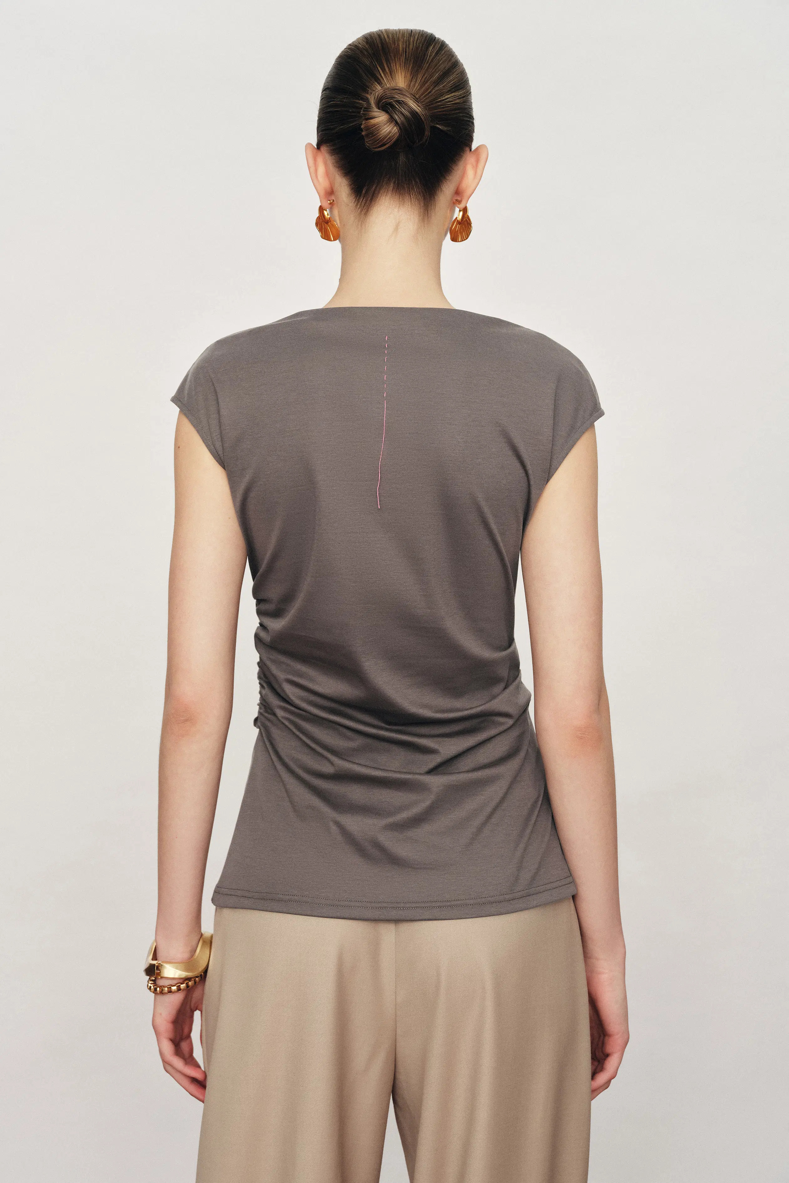Top estructurado asim\u00e9trico Gemma en mezcla de algod\u00f3n y seda de morer | Fabrique