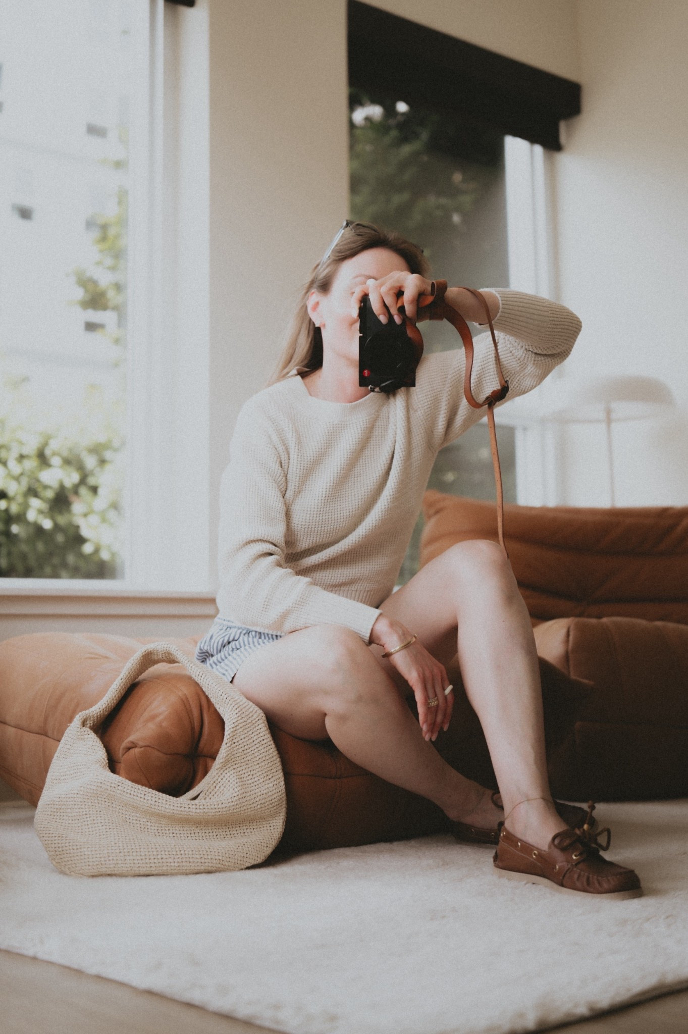 Summer cotton sweater + boxer shorts 🩳 + boat shoes + raffia hobo bag. 
Cropped sweater: Buck Mason
Striped boxer shorts: Gap
Boat shoes: Golden Goose 🪿 
Raffia bag: COS

#LTKSeasonal #LTKootd #LTKTravel