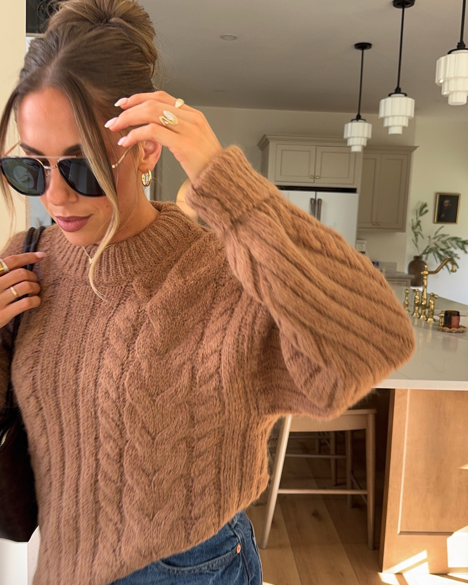 Give me all the 90’s vibes 💕

knit sweater 
Baggy jeans
Errands outfit 


#LTKHoliday #LTKGiftGuide #LTKootd