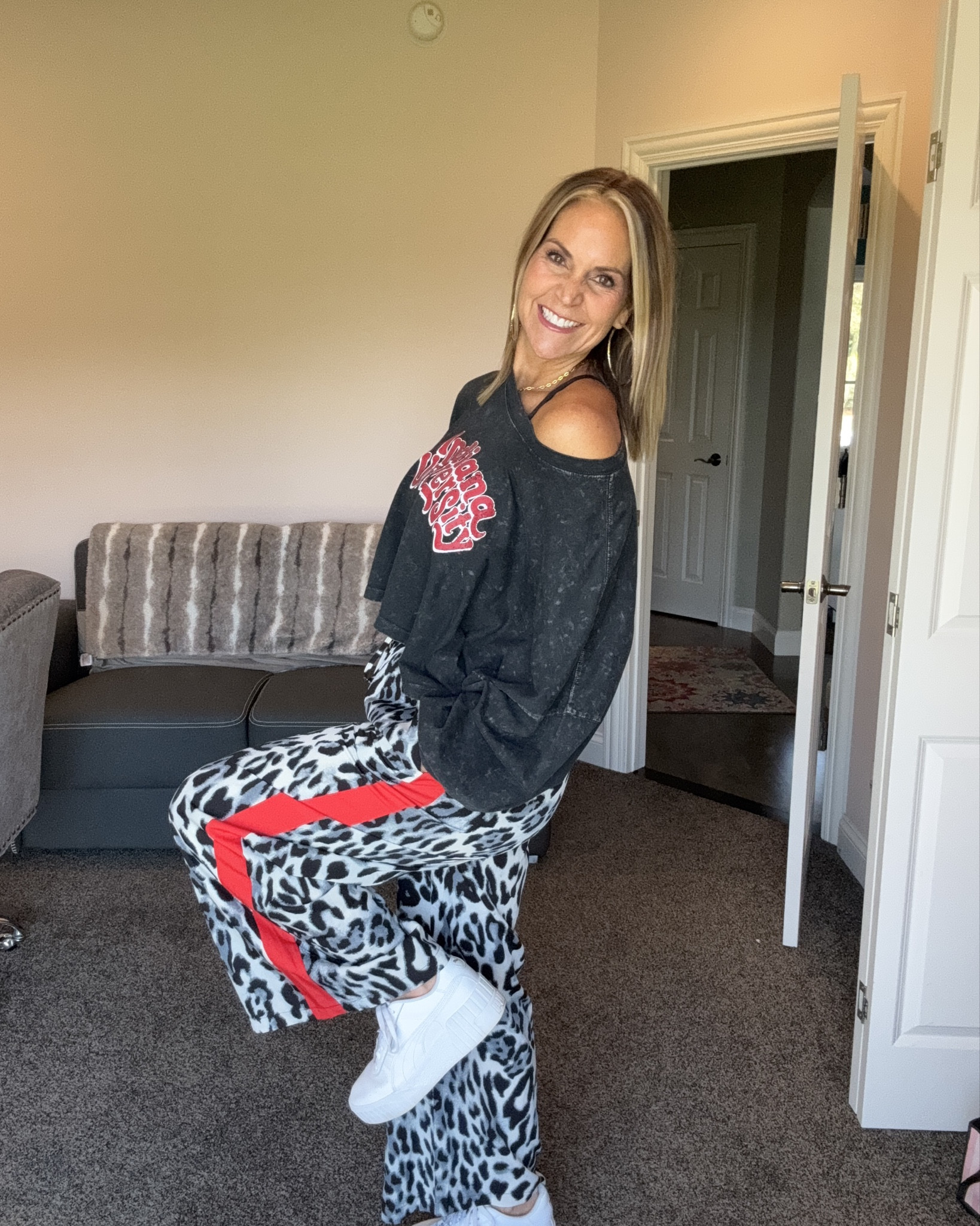 Comfortable leopard print pants… these pants have a stretchy waist band and a drawstring. I’m wearing them in a size medium. Definitely size up. They can be dressed up or down. Swipe to see!

#LTKActive #LTKOver40 #LTKFindsUnder50