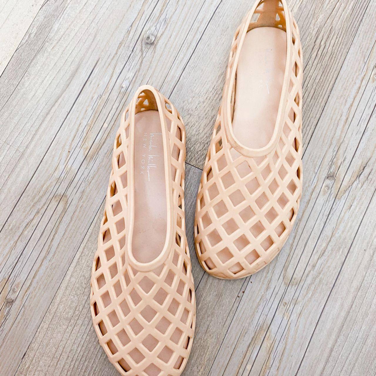 Nicole Miller Women's Sandals - Tan/Cream | Depop US