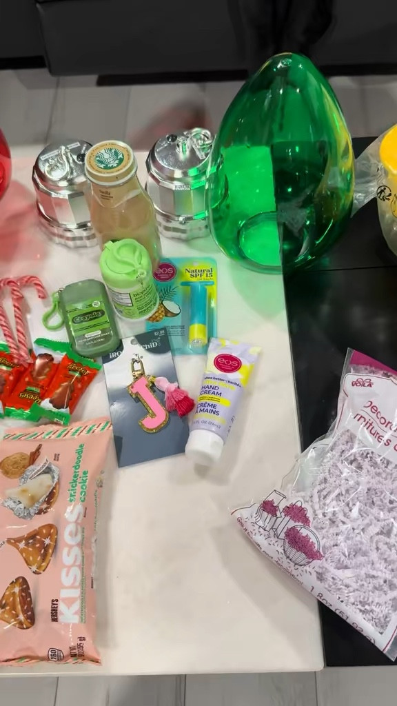 POV: You’re not sending your child to school empty-handed this Christmas 🎁😂
Had to grab something special for the teacher AND the para because listen… they dealing with our kids all day 😭❤️ #TeacherAppreciation #HolidayGifting

#LTKSeasonal #LTKmomlife