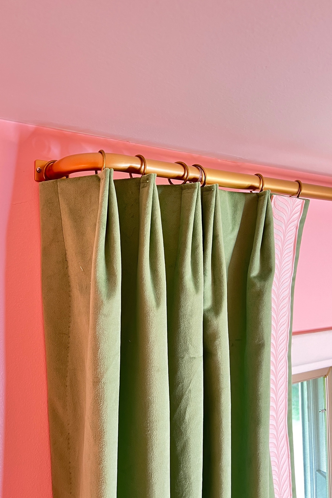 French rerun rod for a clean and fresh look!