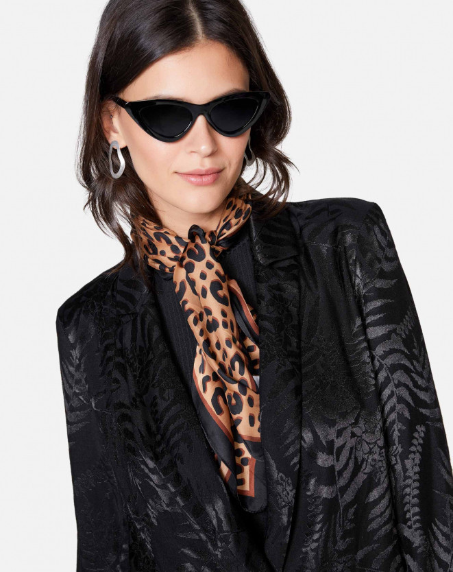 ÓCULOS DE SOL GATINHO AMARO | Amaro BR