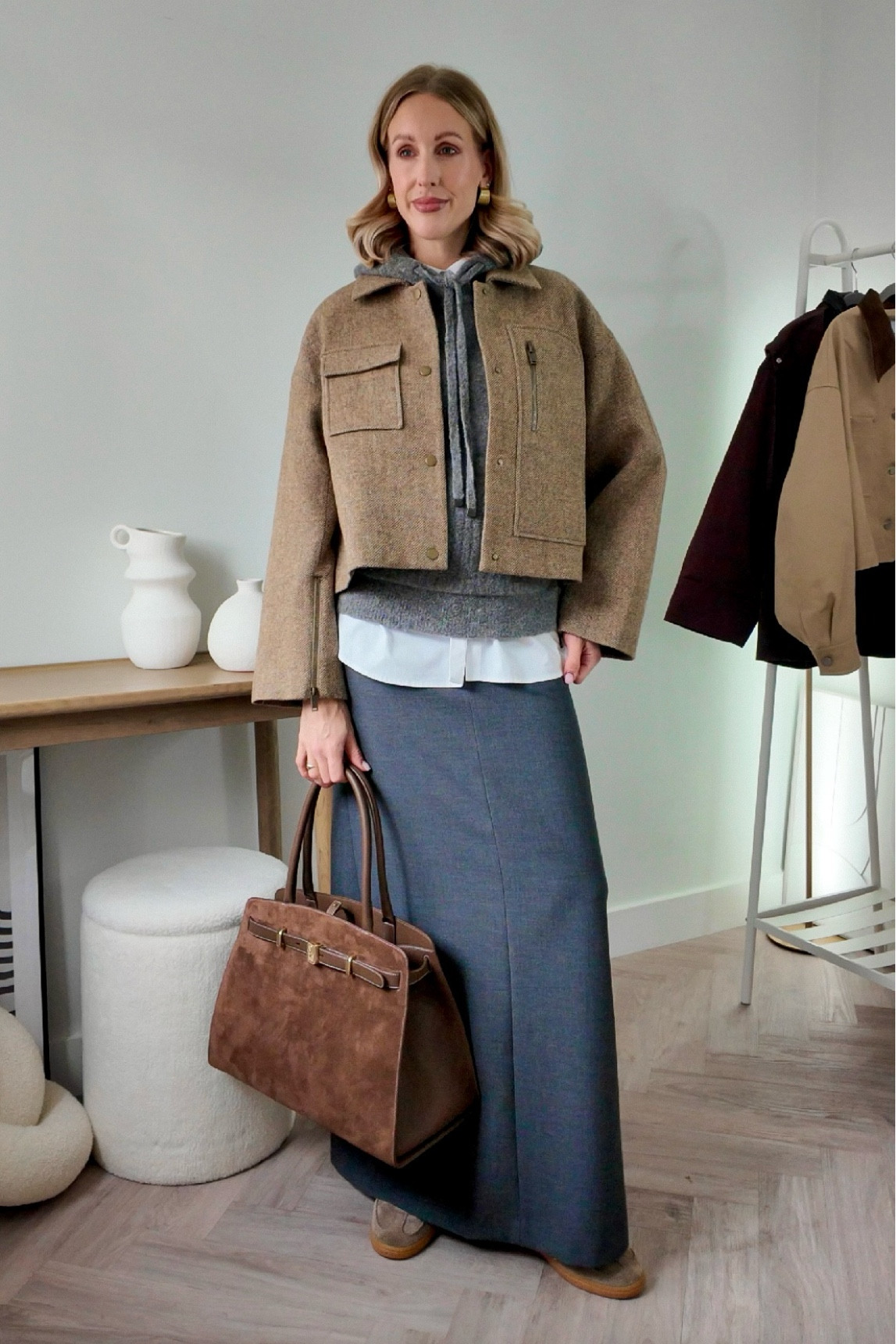 Smart casual workwear
Office outfit
Suede tote bag

- get 12% off Fabrique and my wool jacket and grey hoodie with code CHARLOTTE12 (ad-code)



#LTKworkwear #LTKspring #LTKuk
