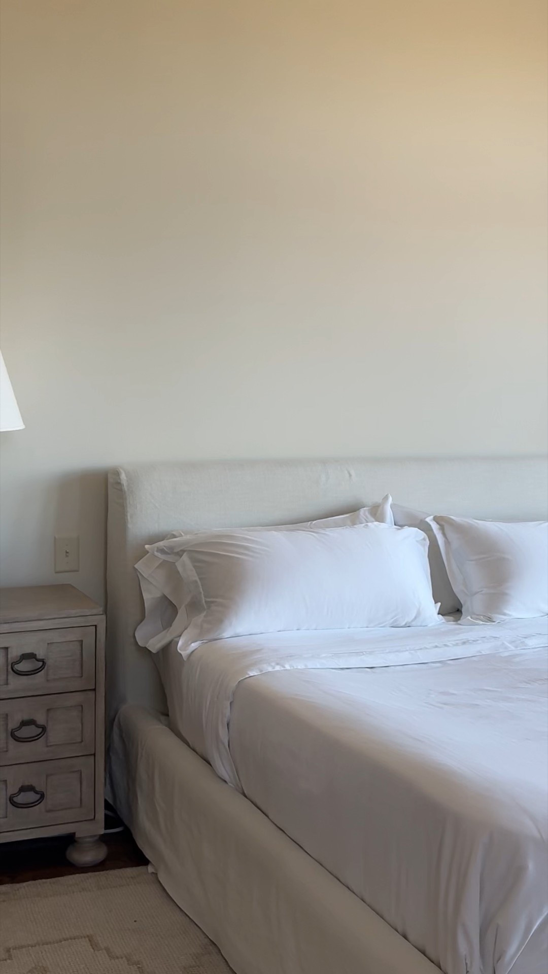 These Signature Giza Sateen Sheets are sooo soft! 

sheets l bedding l quince @onequince #QuincePartner 