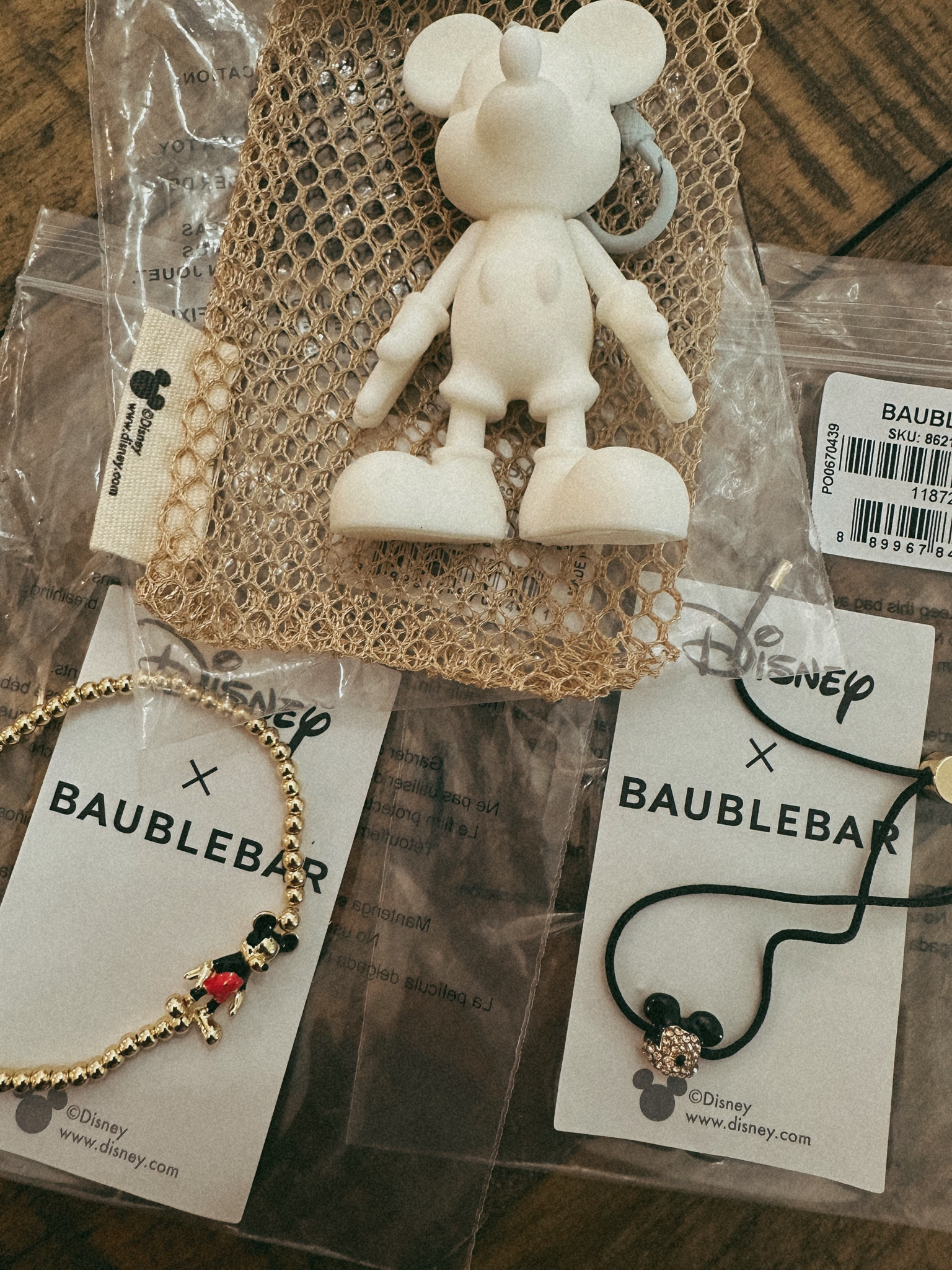 Perfect Disney finds ❤️🐭✨


#disneyootd #disneybound #disneyaccessories 

#LTKGiftGuide #LTKfindsunder50 #LTKstyletip