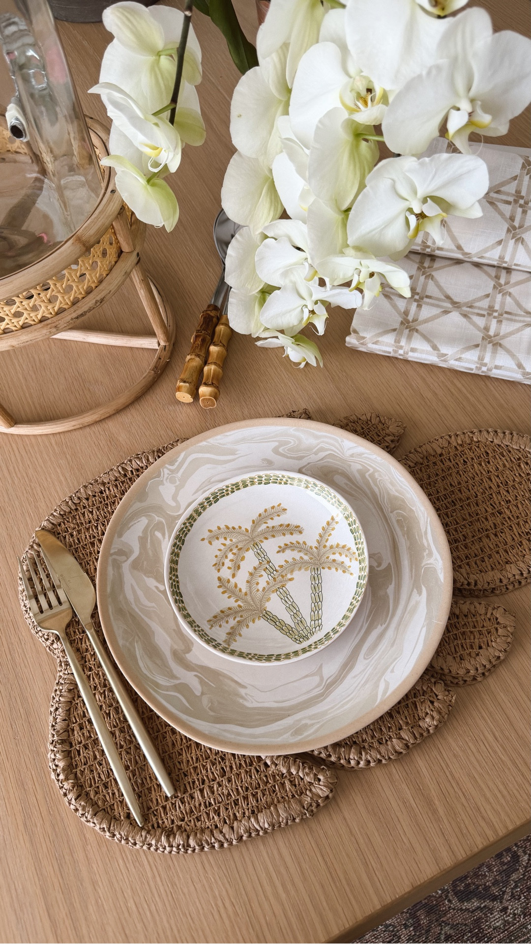 setting the tone for summer hosting & Target understood the assignment 🌴 🥥  comment SHOP & I’ll send over the links 🐚

#target #targetfinds #targethaul #summer #table 

#LTKHome #LTKSeasonal