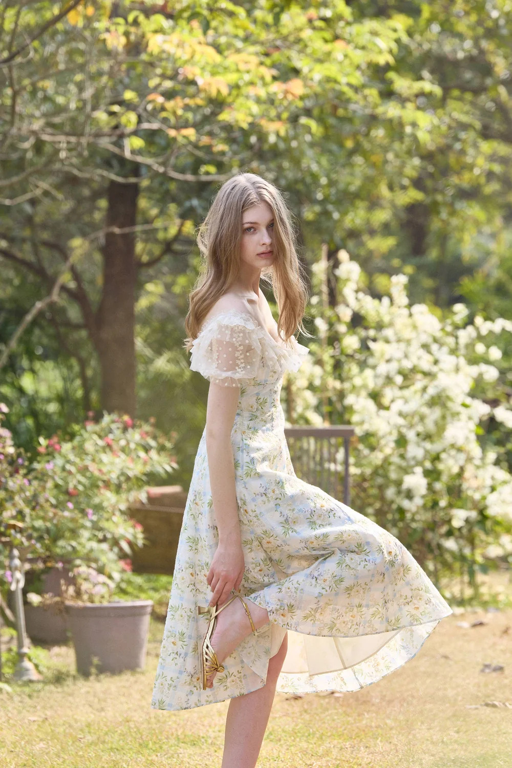 Pinterest girl fall is officially activated 🍁✨ These cottagecore dresses are giving soft glam meets countryside romance. Flowy fits, dainty florals, and that effortless vibe that looks like you spent hours styling (but didn’t) 💕 #pinterestaesthetic #fallfashionfinds #americaniheiress #dressinspo #ltkstyle #softgirllook 

 #LTKSeasonal #LTKU #LTKSaleAlert
