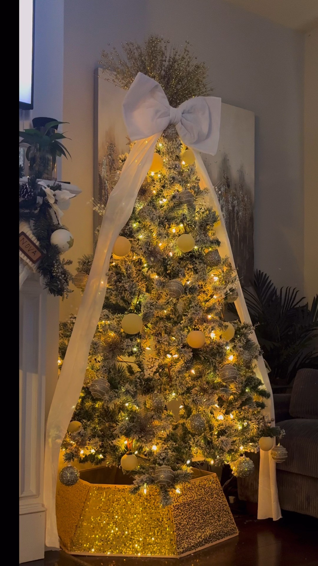 The Christmas tree isn’t complete without a statement bow 🎀✨ This oversized topper instantly elevates your holiday decor!
#LTKHoliday #ChristmasTreeDecor #HolidayHome #BowTopper #FestiveFinds

#LTKHoliday #LTKCyberWeek #LTKFindsUnder50