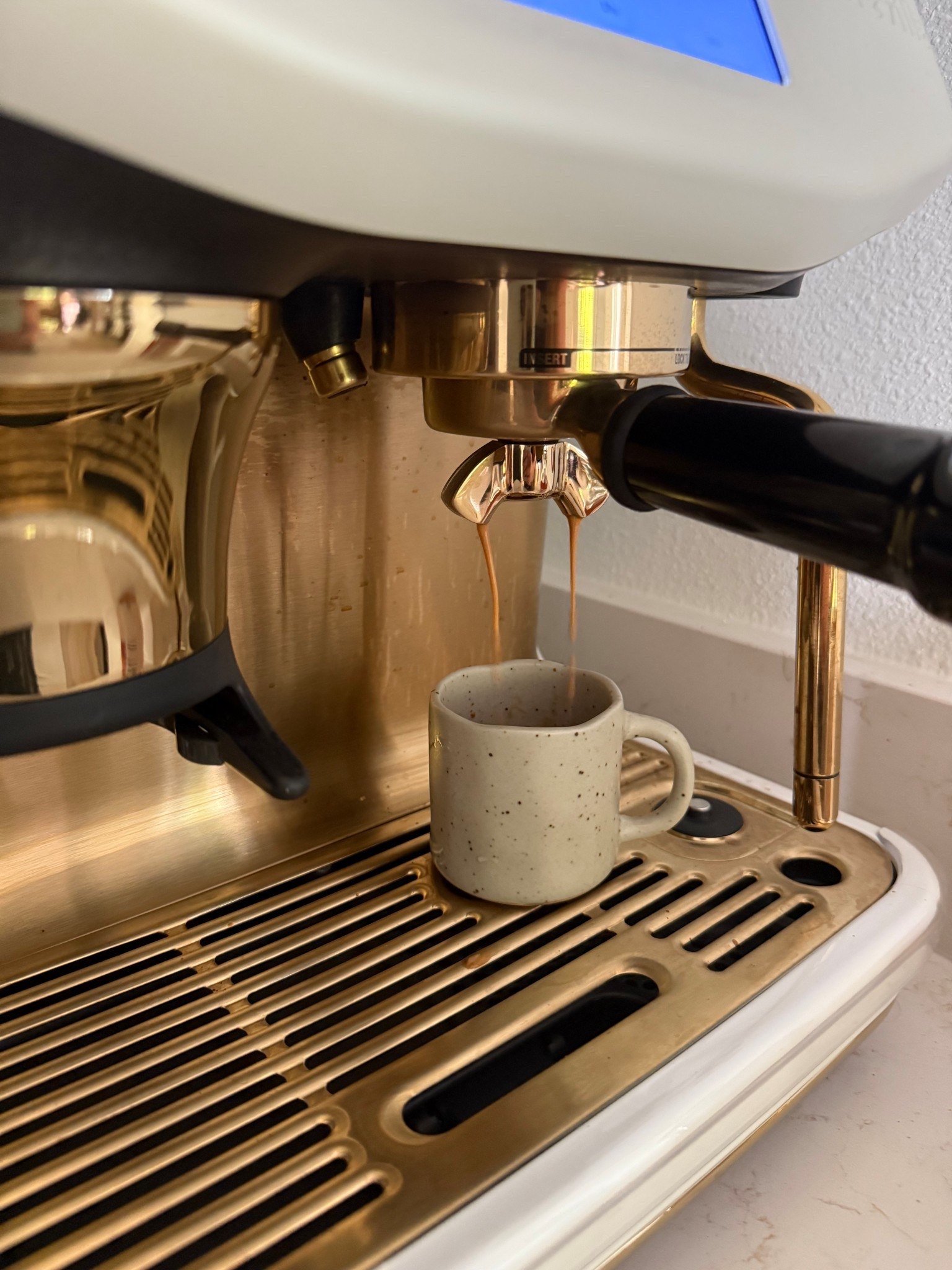 Morning coffee with my Breville, per usual ☕️ #coffee #mornings #kitchen 
