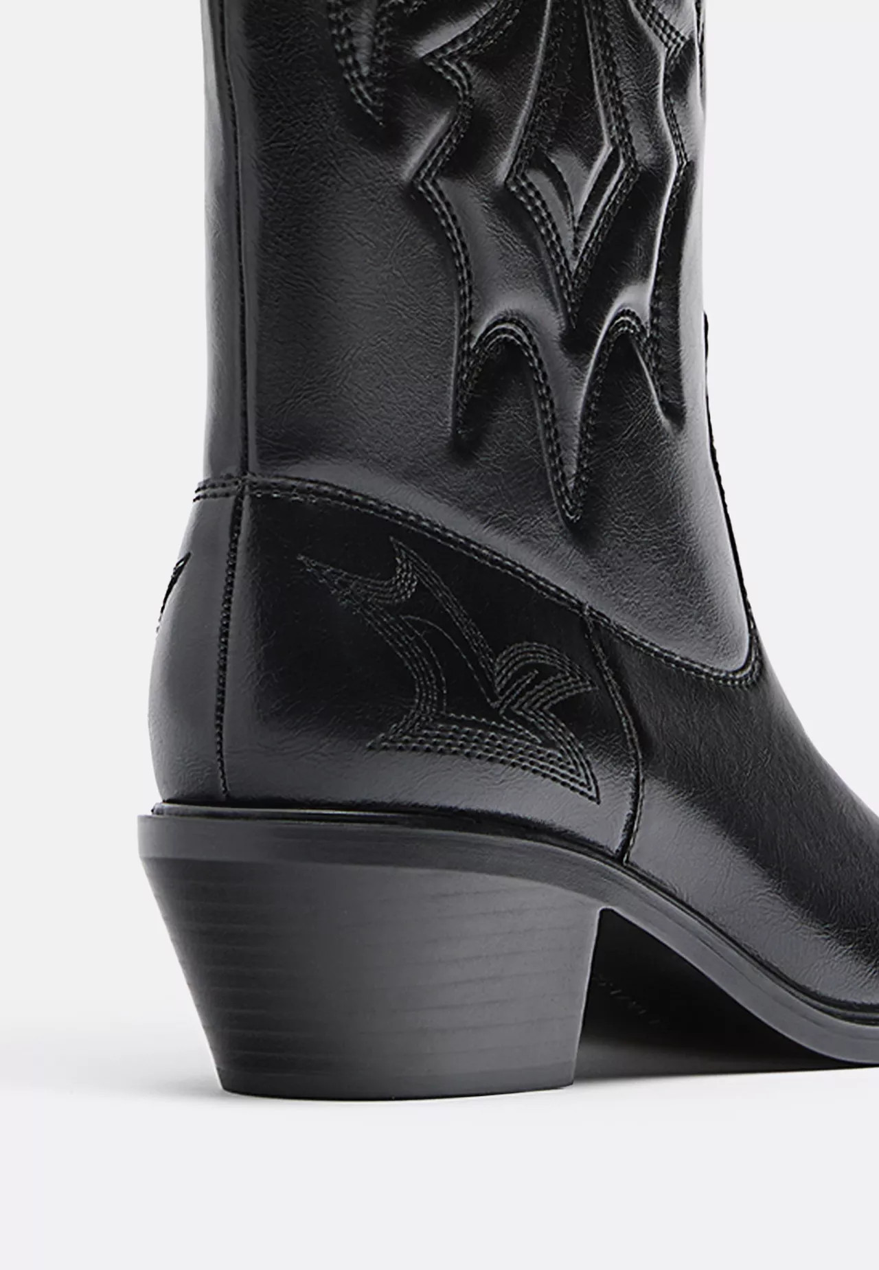 Heeled cowboy boots | Stradivarius (UK)