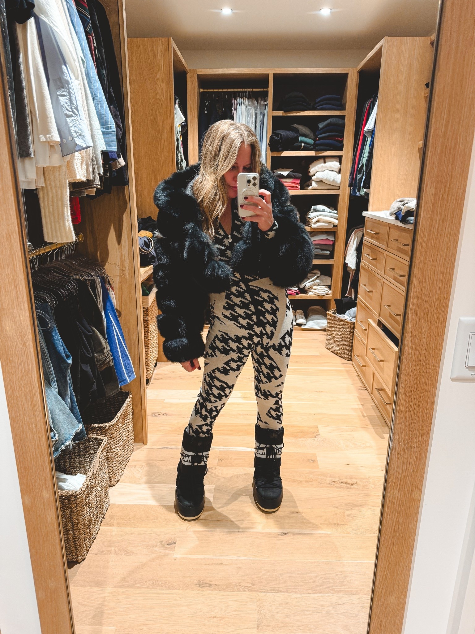 Apres ski ⛷️

#LTKTravel #LTKStyleTip #LTKSeasonal