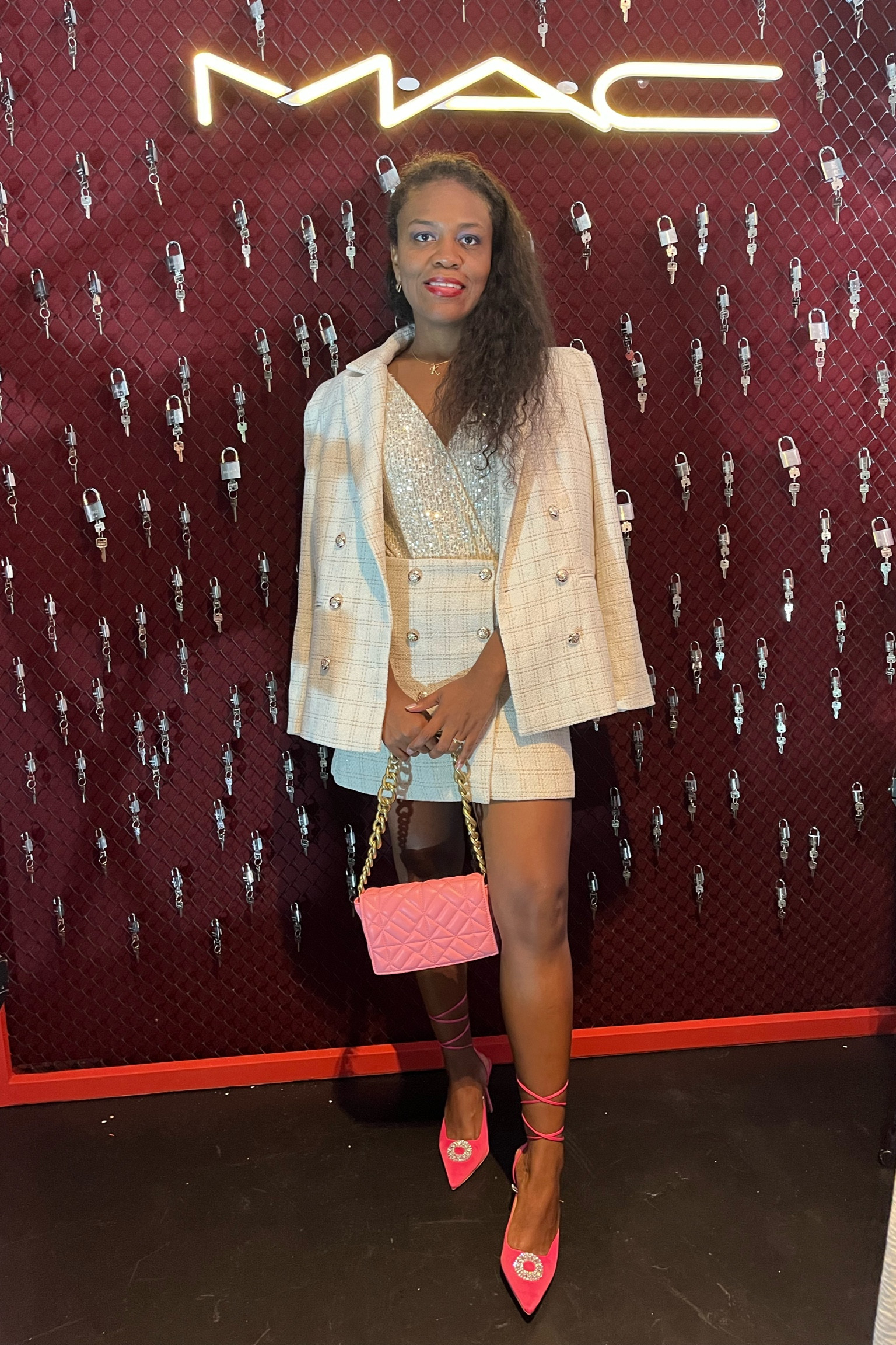 Eu amei esse look e esse dia foi inesquecível! 
Vejam como pontos de cor dão uma levantada no look. 💖😉

#LTKbeauty #LTKpartywear