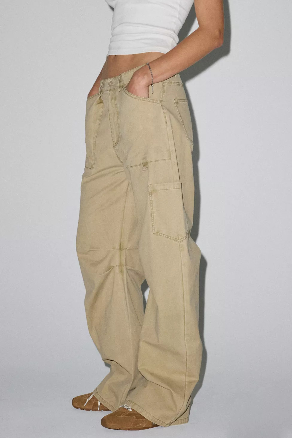 Lioness Miami Vibe Low-Rise Baggy Cargo Pants | Urban Outfitters (US and RoW)