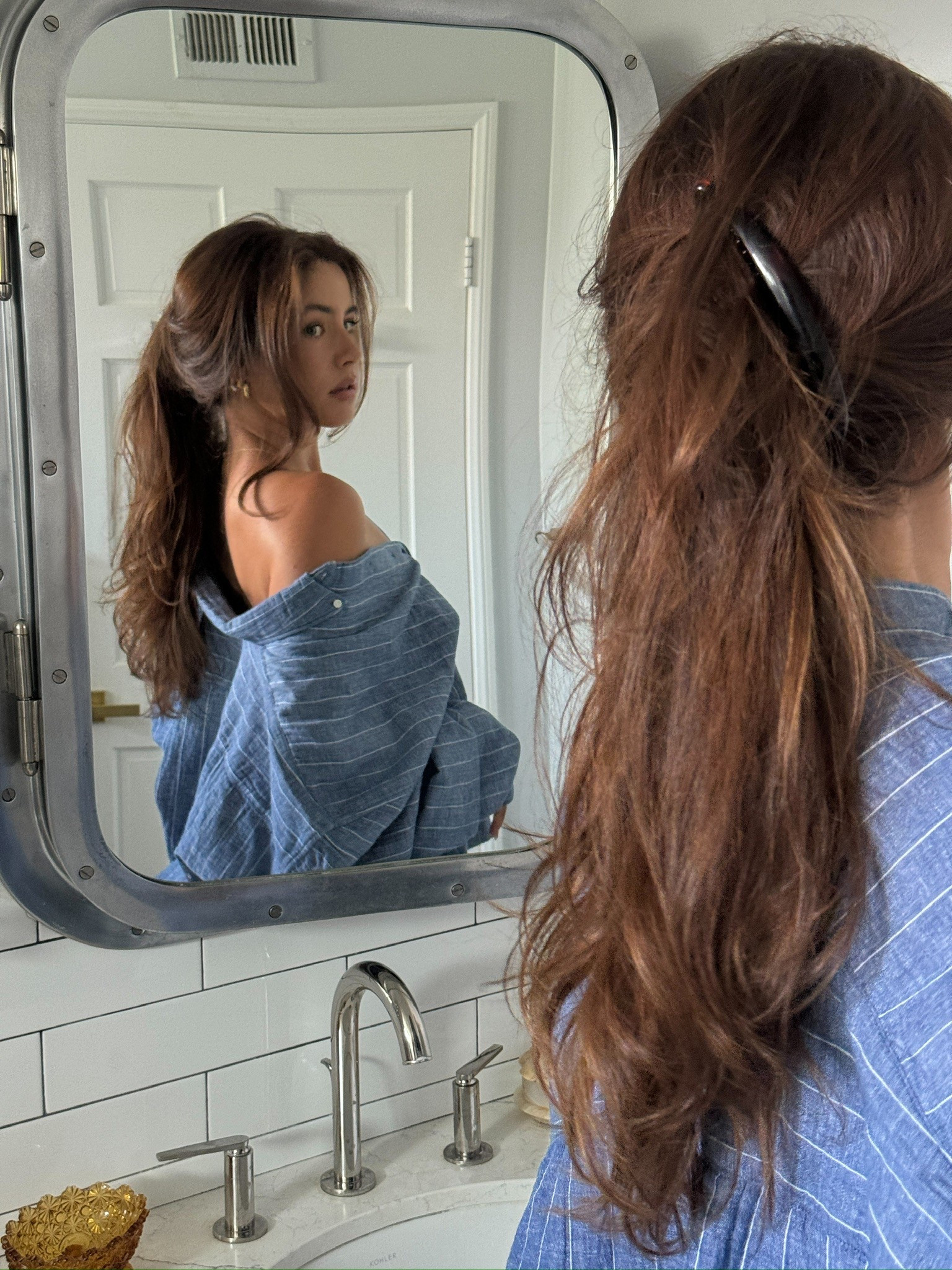 Banana clip styling 

#LTKStyleTip #LTKGiftGuide #LTKBeauty