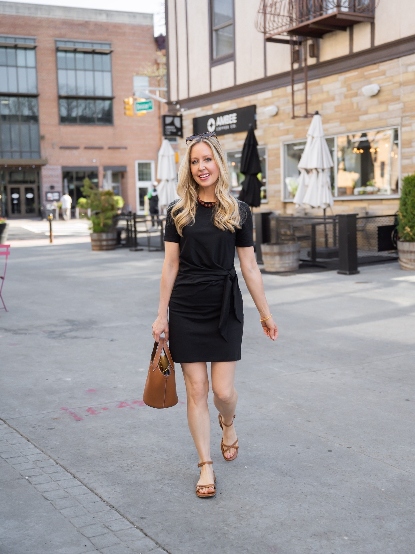 This is the kind of outfit that looks like you put thought into it, when you really just grabbed the thing that always works.

I’ve worn this dress to lunch, out to dinner, and on regular afternoons when I just want to feel a little more put together. Flat sandals most of the time, a wedge or heeled sandal if I’m heading out.
Fits true to size.


#sezanepippa #sezanelovers #casualdresses

#LTKPetite #LTKOver40 #LTKootd