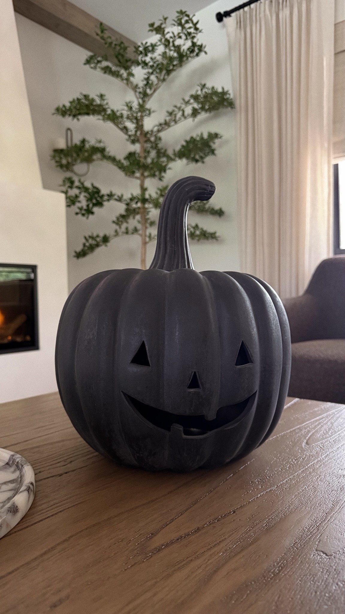 This cutie from Marshalls is online! 
It’s such a good large sized 🎃 perfect for a spooky entryway or Halloween coffee table styling.

#halloween #halloweendecor #falldecor #pumpkin #homedecor #falldecor
#homegoods

#LTKSeasonal #LTKHome