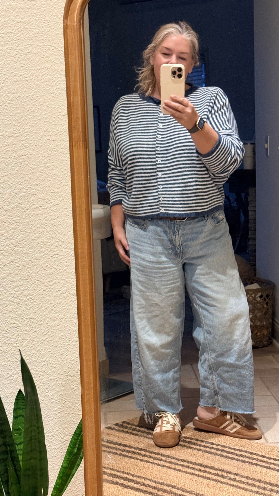 Perfect cardigan for transition to Spring!!! Paired with my fave barrel jeans for the perfect effortless look!! #cardigan #springoutfit 

#LTKOver40 #LTKootd #LTKMidsize