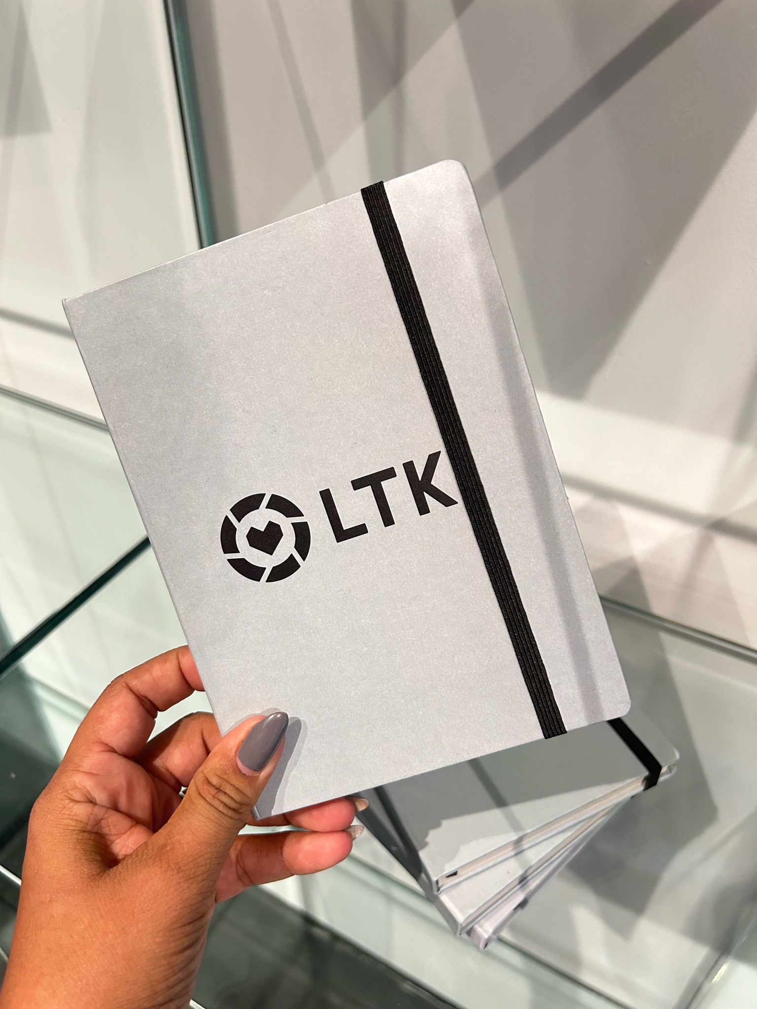 Compre produtos pela Ltk e receba em casa, dentro da plataforma tem milhares de marcas e creators de conteúdos assim como eu que ajuda você a escolher o produto certo, dando dicas e opinões sobre os produtos….

#LTKbrasil #LTKbeauty #LTKsalealert