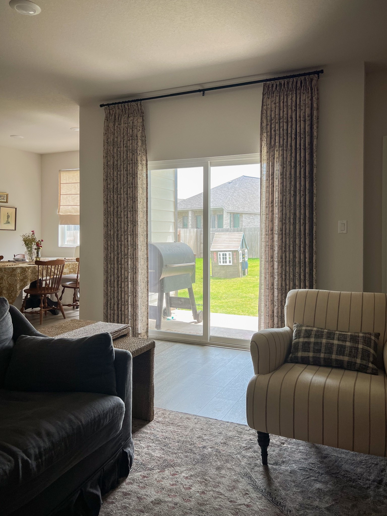 Patterned pleated curtains 