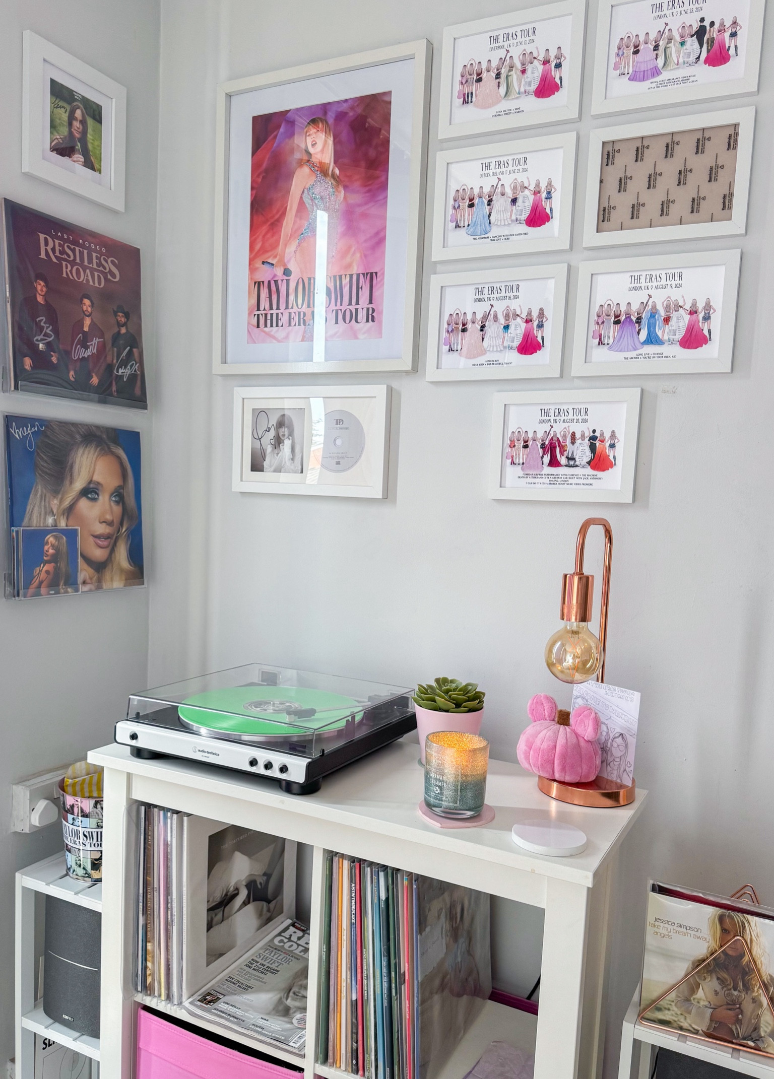 Vinyl set up with audio technica lp60xwhite

#LTKgiftguide #LTKhome