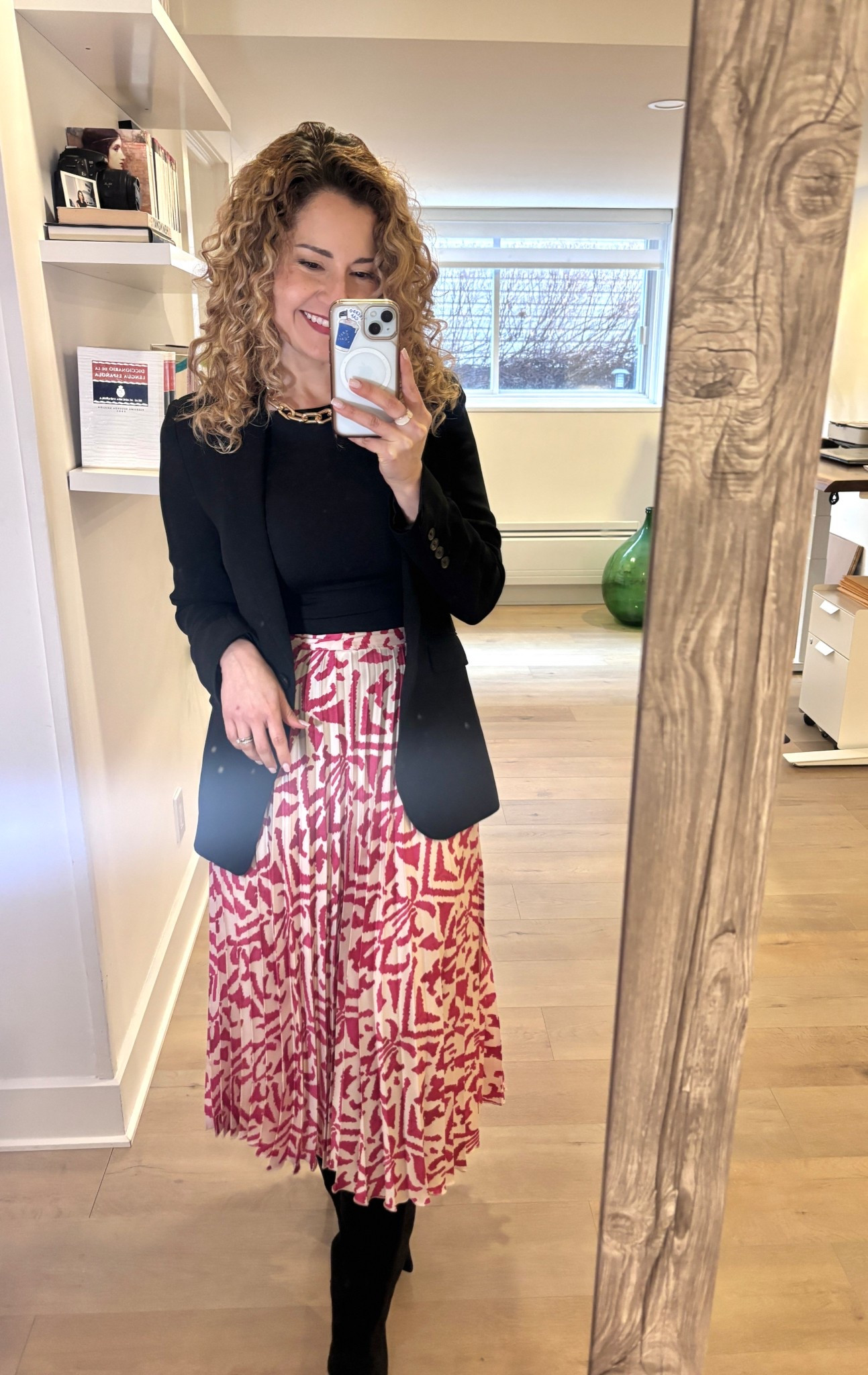 Elegant Outfit with Printed Midi Skirt | Feminine Workwear Look

A feminine yet powerful outfit featuring a structured black blazer and a flowy printed midi skirt. Perfect for the office or a stylish day out when you want to feel confident and put together.


#LTKstyletip #LTKcanada #LTKfall