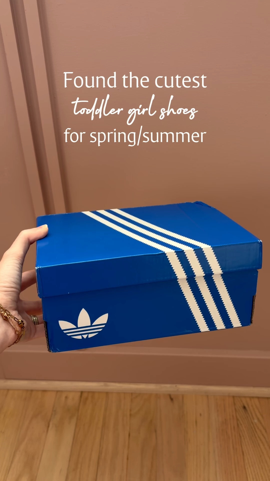 The cutest toddler girl shoes for spring/summer! Comes in multiple colors and has matching adult sizes if you want to match with your mini! 

#LTKKids #LTKspring #LTKmomlife