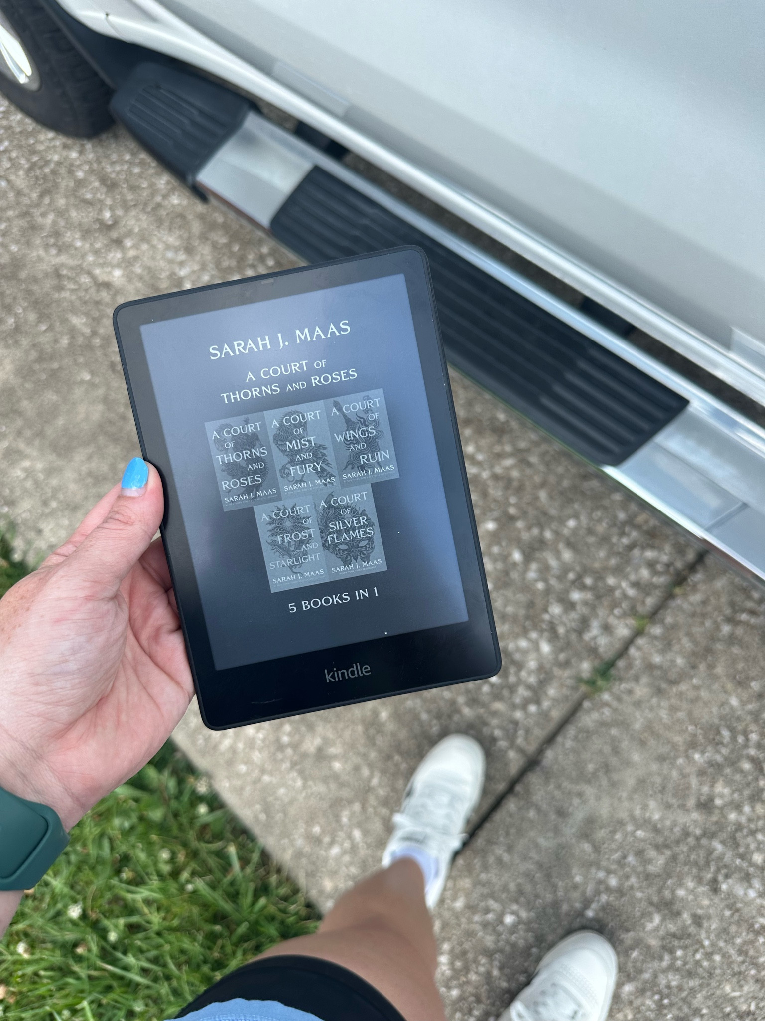 Currently Reading this week: A Court of Frost and Starlight by Sarah J. Maas

#booktok #bookish #acotar 