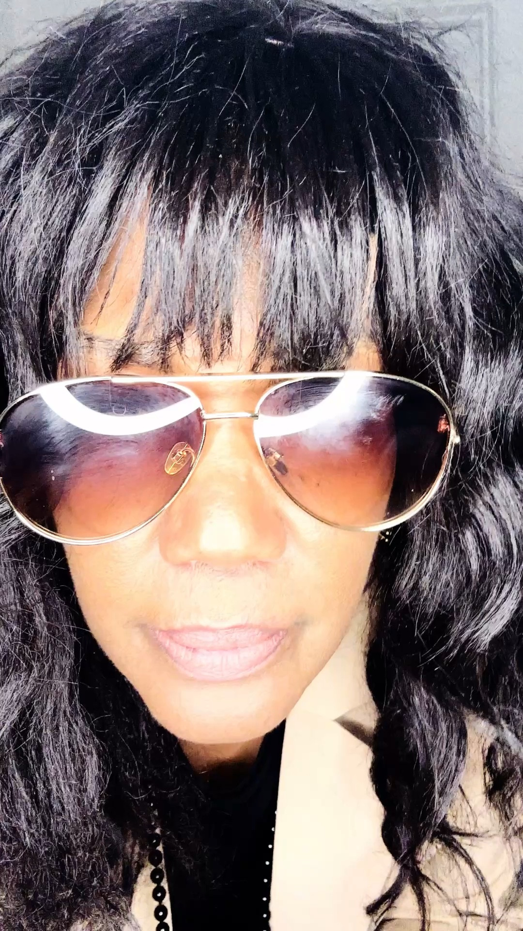 90s Energy: Oversized & Iconic ⛓️☕️
Channeling that effortless ’90s minimalism today. There’s just something about the contrast between a sharp beige oversized blazer and rugged black cargo pants that hits different.
To keep the vibe authentic, I’m leaning into the details:
• The Base: A crisp muscle shirt for that clean, structured silhouette.
• The Edge: Long beaded necklaces and those signature '90s narrow sunnies.
• The Finish: A classic neutral purse to keep it all grounded.
Business in the blazer, street in the cargos. 💼🔥
#90sAesthetic #StreetStyle #OOTD #MinimalistFashion #CargoPants #VintageVibes #NeutralStyle

#LTKootd #LTKstorytime #LTKgrwm