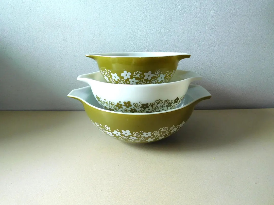 Vintage Pyrex Spring Garden mixing bowls Cinderella style with spouts | Etsy (US)