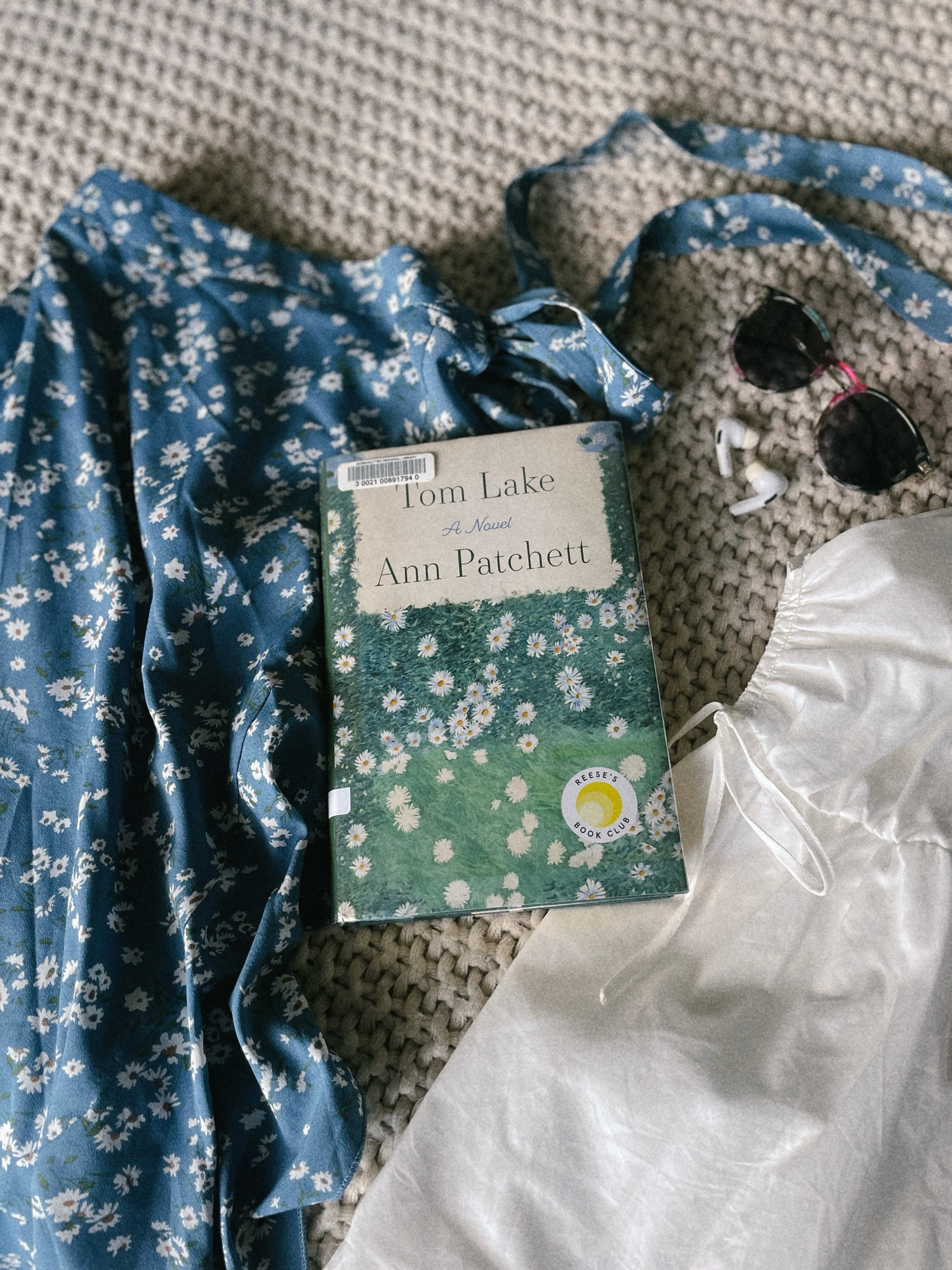 Book + outfit 

Tom Lake by Ann Patchettt

#LTKFindsUnder50 #LTKHome