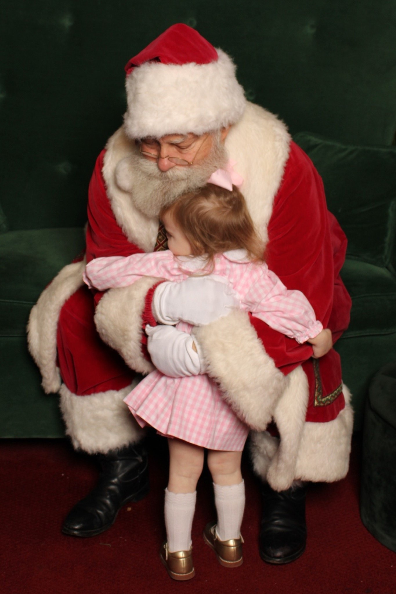 🎀 Caroline’s Santa Outfit • Classic Smocked Christmas Style 🎅✨

Sweetest Santa moment ever! Caroline wore one of her older smocked Christmas dresses, but I linked identical-style options that give the same precious, traditional holiday look. Paired with her gold Mary Janes, knee-high socks, and a big pink bow — the perfect classic Christmas photo outfit for toddlers. 💗🎄

All pieces linked here: similar smocked Nutcracker dresses, her exact gold shoes, cozy knee socks, and a set of big bows that match perfectly. Great for Santa pics, Christmas parties, preschool programs, and all your December outfits!

Holiday shopping, gifting, and photo-ready toddler outfits — everything you need for the season ✨🎁

 toddler Christmas outfit, smocked dress, Nutcracker dress, holiday photos, Santa pictures, classic children’s clothing, gold Mary Janes, baby knee socks, toddler hair bows, Christmas style for girls, kids holiday fashion, gift ideas, Christmas shopping, festive outfit inspo.


#LTKBaby #LTKKids #LTKHoliday

#LTKHoliday #LTKBaby #LTKKids