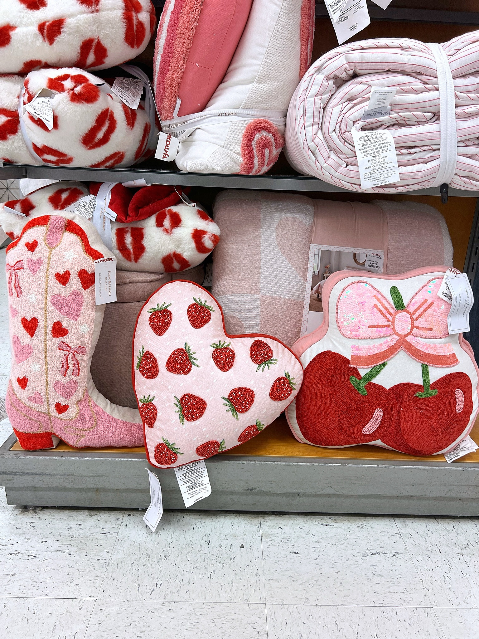 TJ Maxx Valentines Day Finds

Loving all of the Valentine's Day home decor finds at TJ Maxx! So many fun styles and items to choose from right now. I linked a few pieces that caught my eye!

Seasonal, Valentine's Day, hearts,  heart pillows, trendy, affordable, heart cups

#LTKStyleTip #LTKHome #LTKFamily #LTKFindsUnder50 #LTKFindsUnder100 #LTKSeasonal