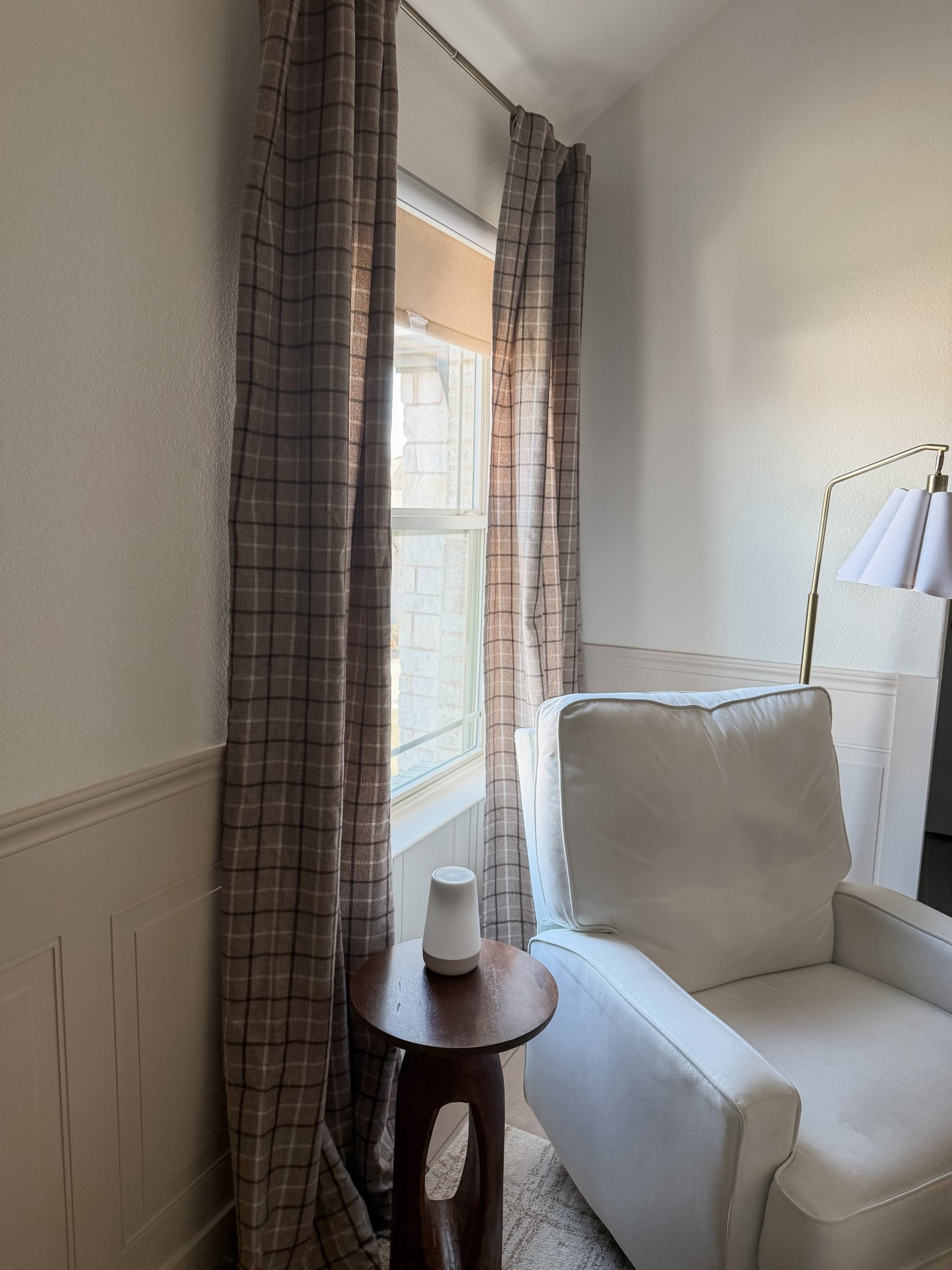 We have two panels of the curtains!