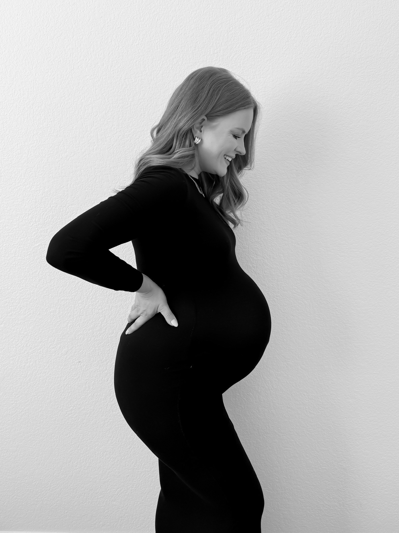 One of my favorite dresses I’ve worn this pregnancy 🤍 Only $38 & the quality is amazing!