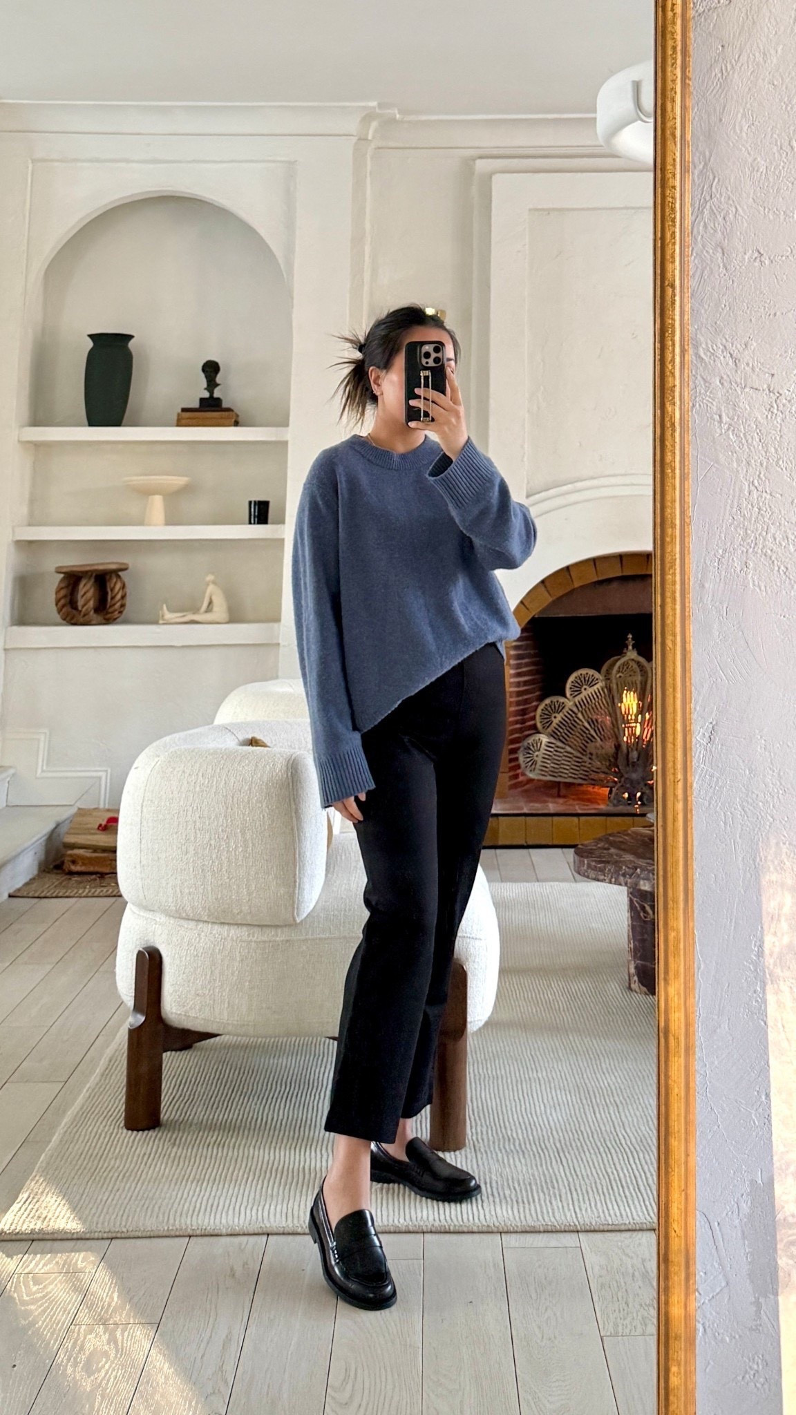 These pants are a classic! They’re midsection and petite friendly! 

For size reference, I’m 5 ft 115 pounds and wearing a size XS inseam 26. 

Perfect fit! Great with flats, loafers, sneakers and kitten heels. I’m wearing an XS in the sweater.



#LTKootd #LTKgrwm #LTKPetite